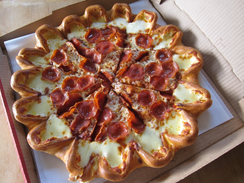 Pizza Hut 'Crazy' Crust pizza: A review 19067-0