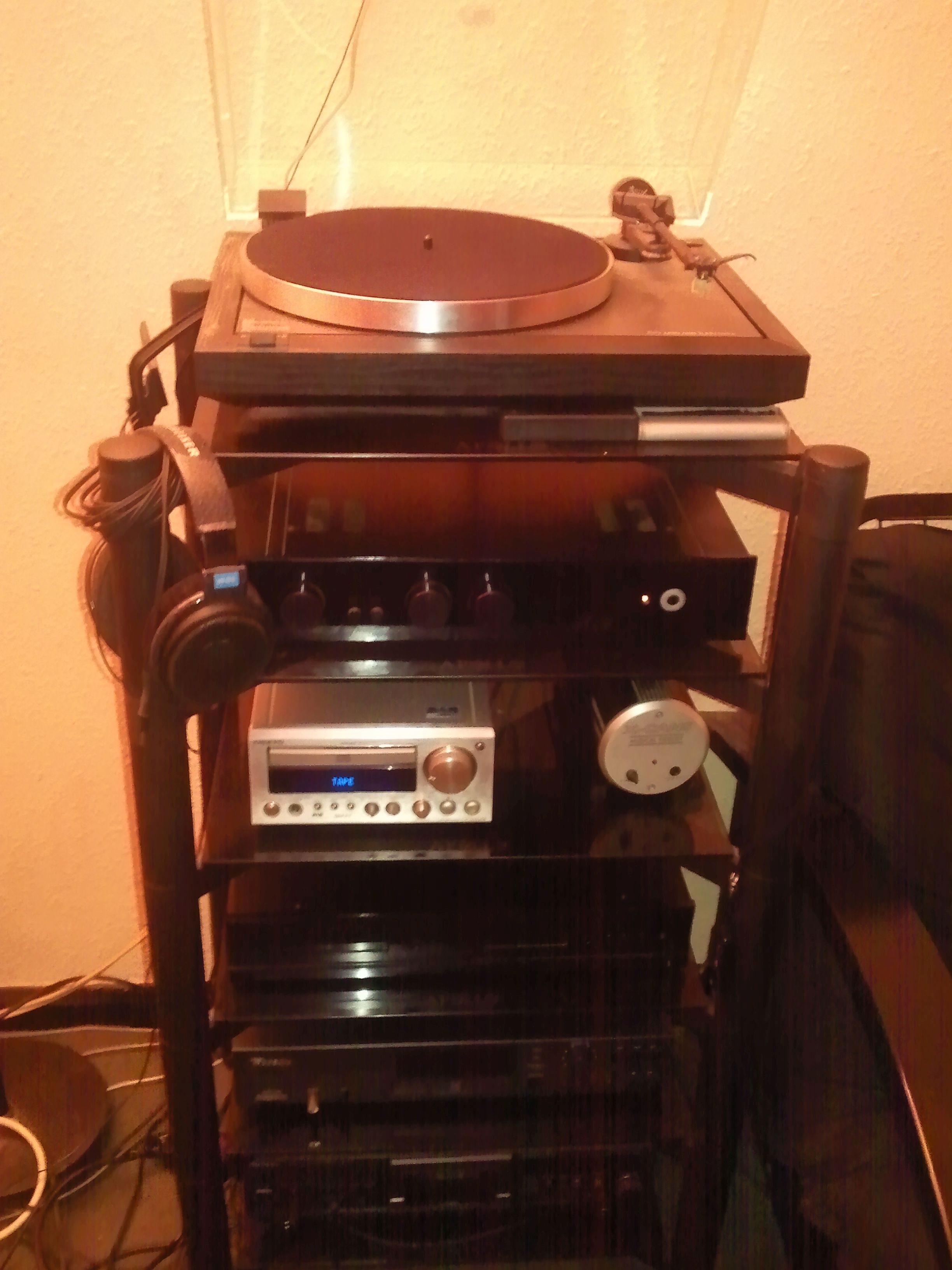 Desk Keyboard tray or no tray? 66733-0