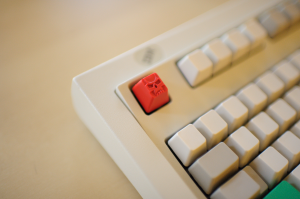GH Charity Auction #3: fully refurbed IBM SSK with LE red clack 5794-2