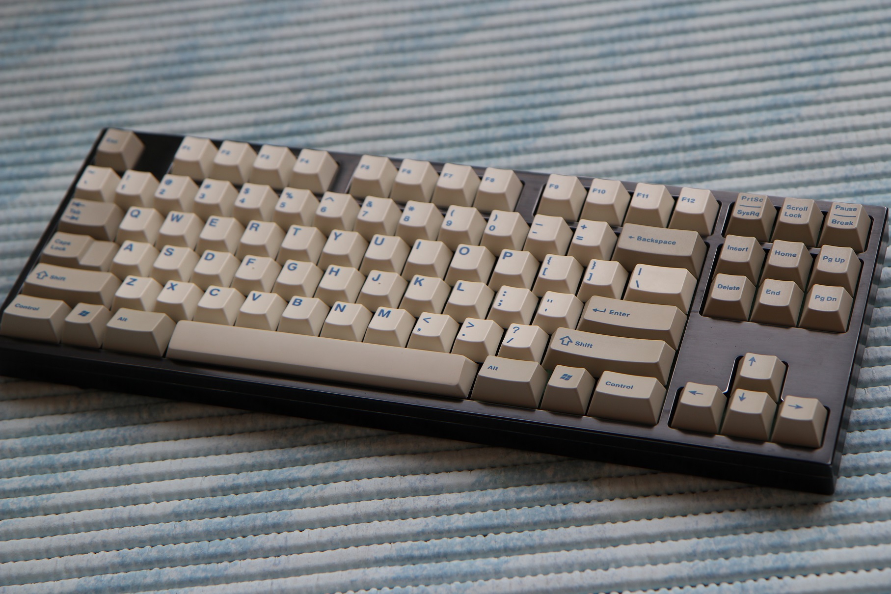 60% aluminum case 78280-8