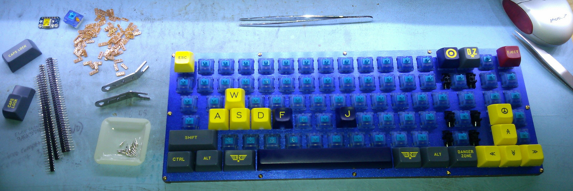 Custom 75% layout: "75% + 1" (With Danger Zone keycaps and Dyed Gateron Blues) 128452-5