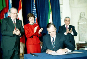 Bush-signs-NAFTA-1992.jpg