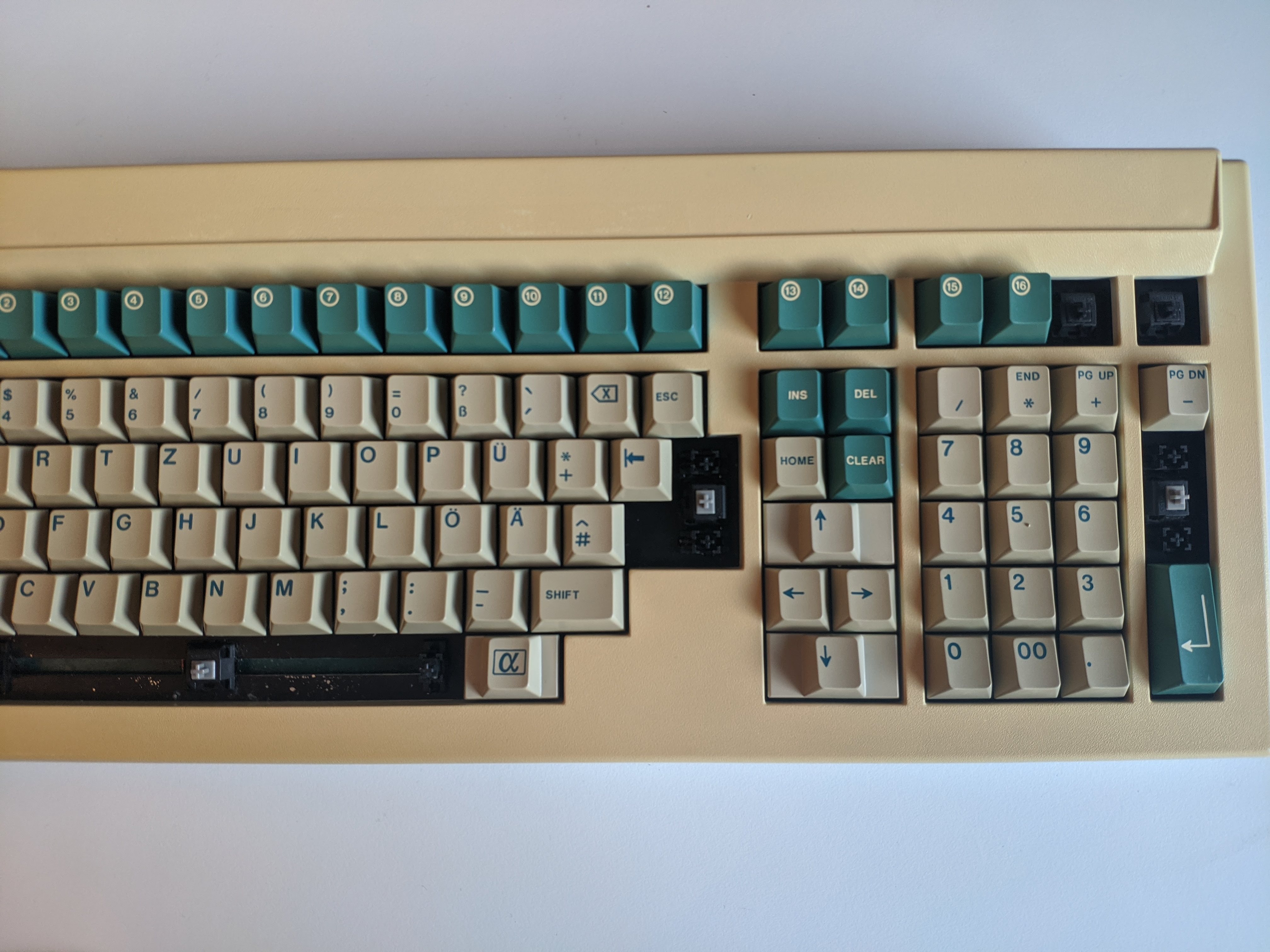 Triumph Adler Alphatronic P-10 Keyboard 249960-1