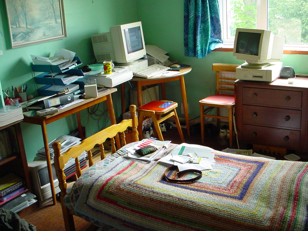 Post your old Desktops / Battlestations! 92349-0