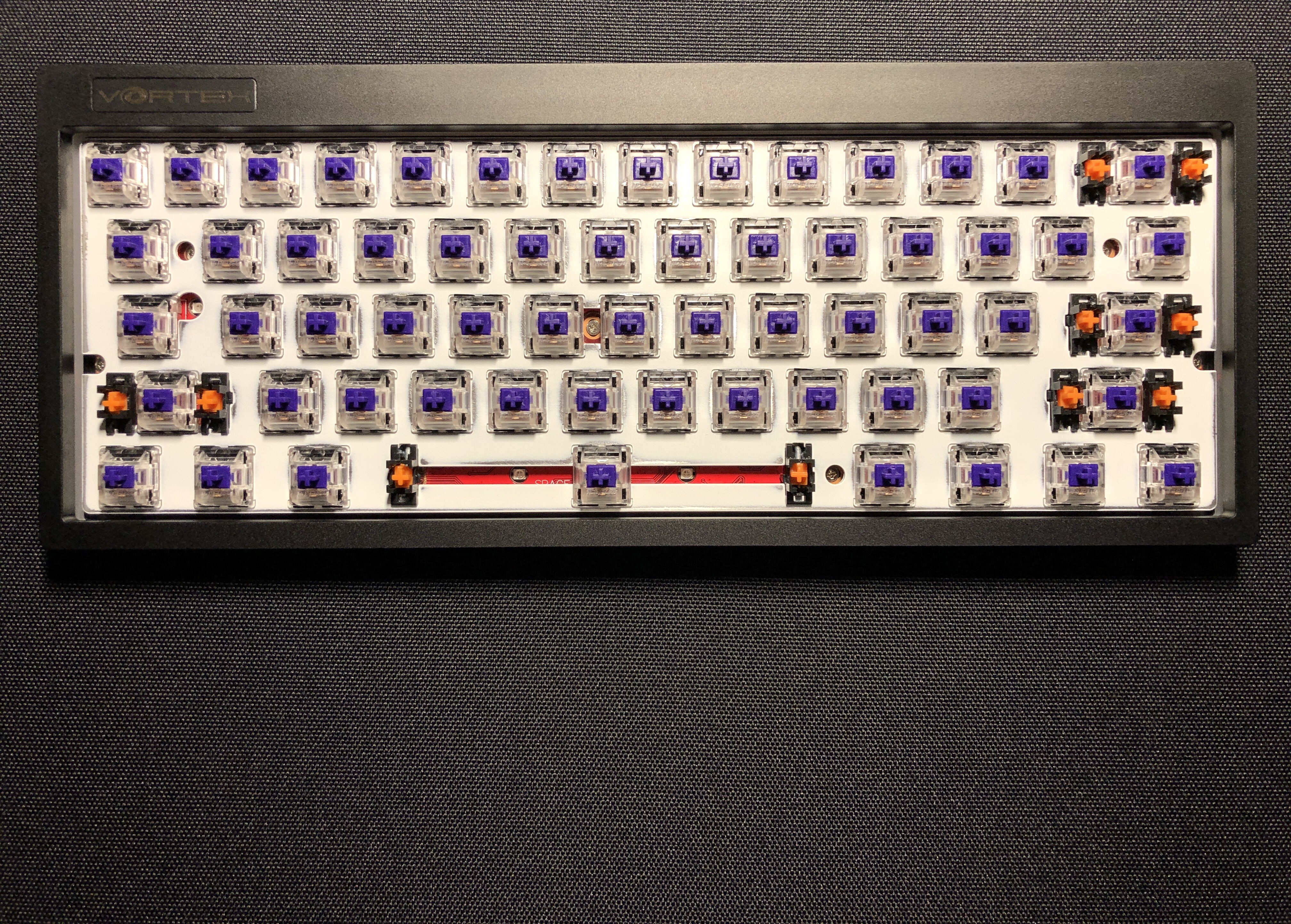 My first build/rebuild - Vortex Pok3r LE with 67g Zealios v2 212393-0