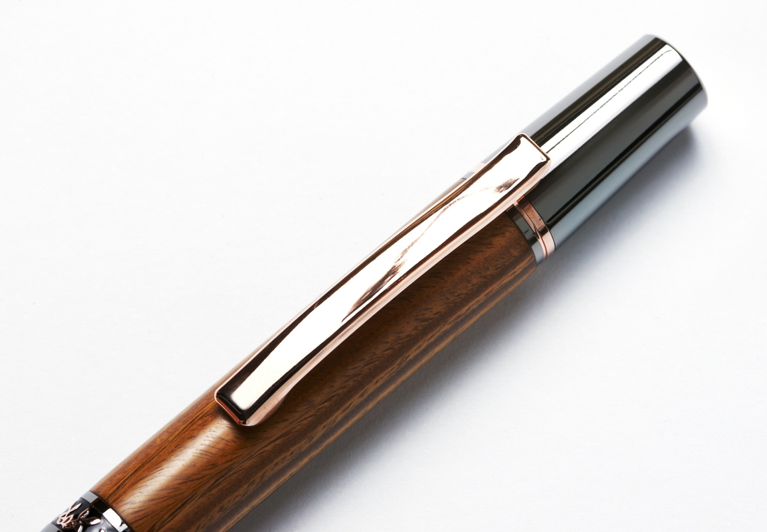 WOOD PALM REST AND MORES. 3249-6