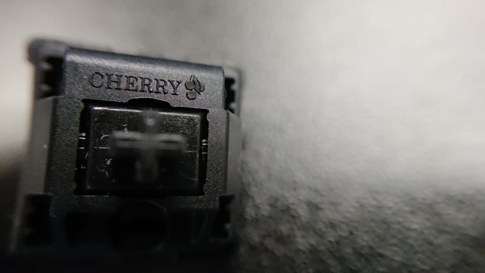 CHERRY switches have NEW stems, supersmooth! 198482-4