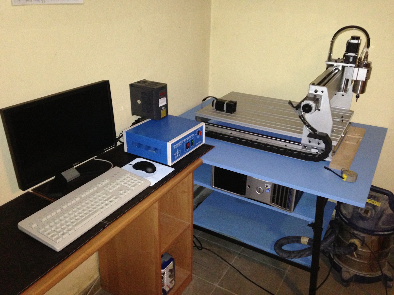 Post your workspace/mad laboratory! 28741-0