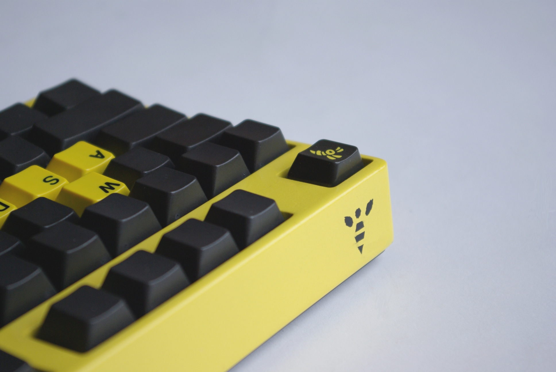 Let me show you my Bumblebee keyboard! 100013-0