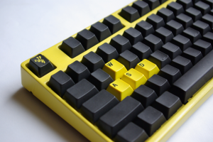 Let me show you my Bumblebee keyboard! 100015-6