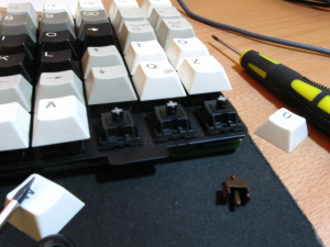 Switch Swap on a Plate Mounted Board with out Soldering?! IMPOSSIBRU! 55419-9