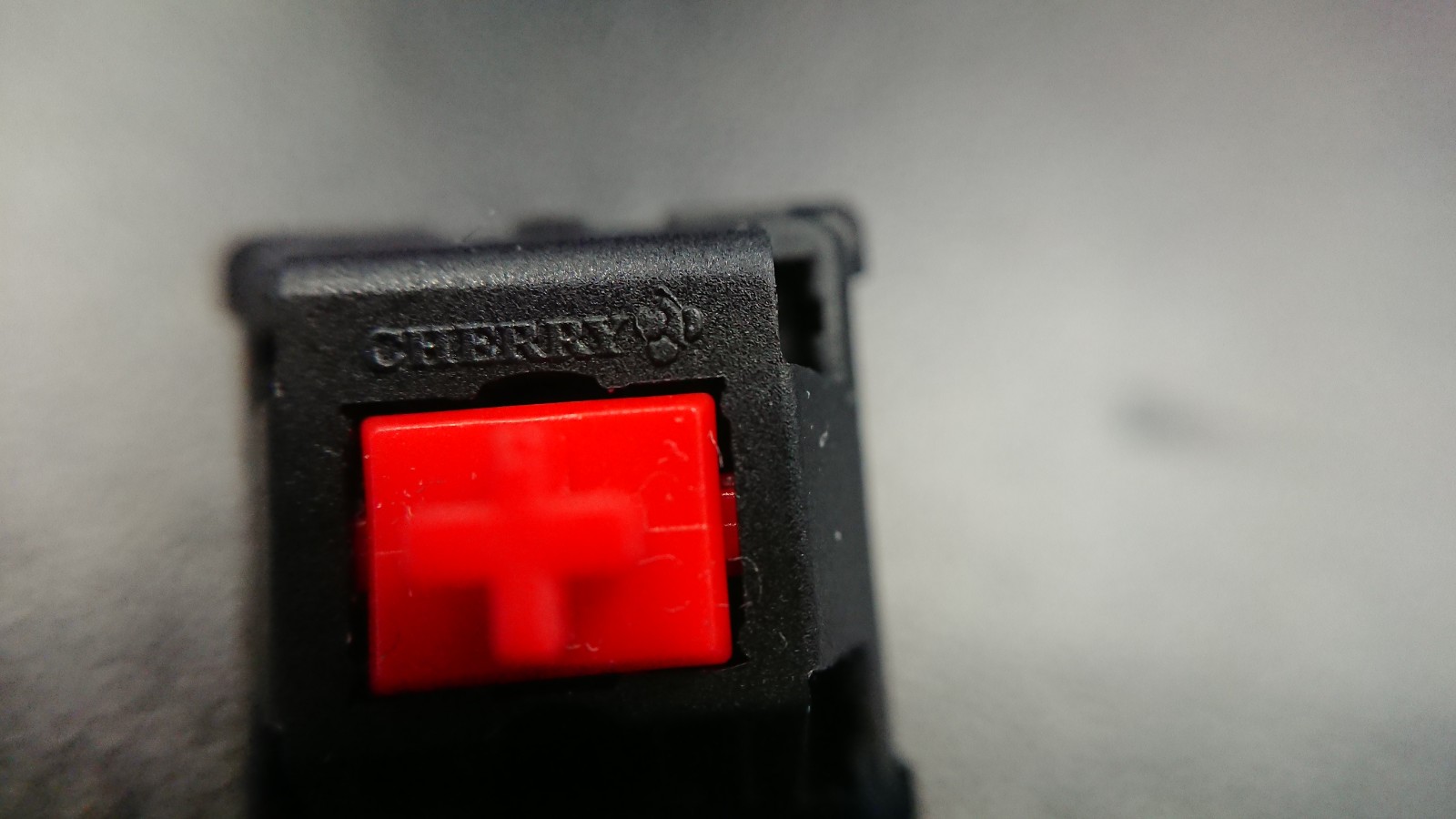 CHERRY switches have NEW stems, supersmooth! 198478-2