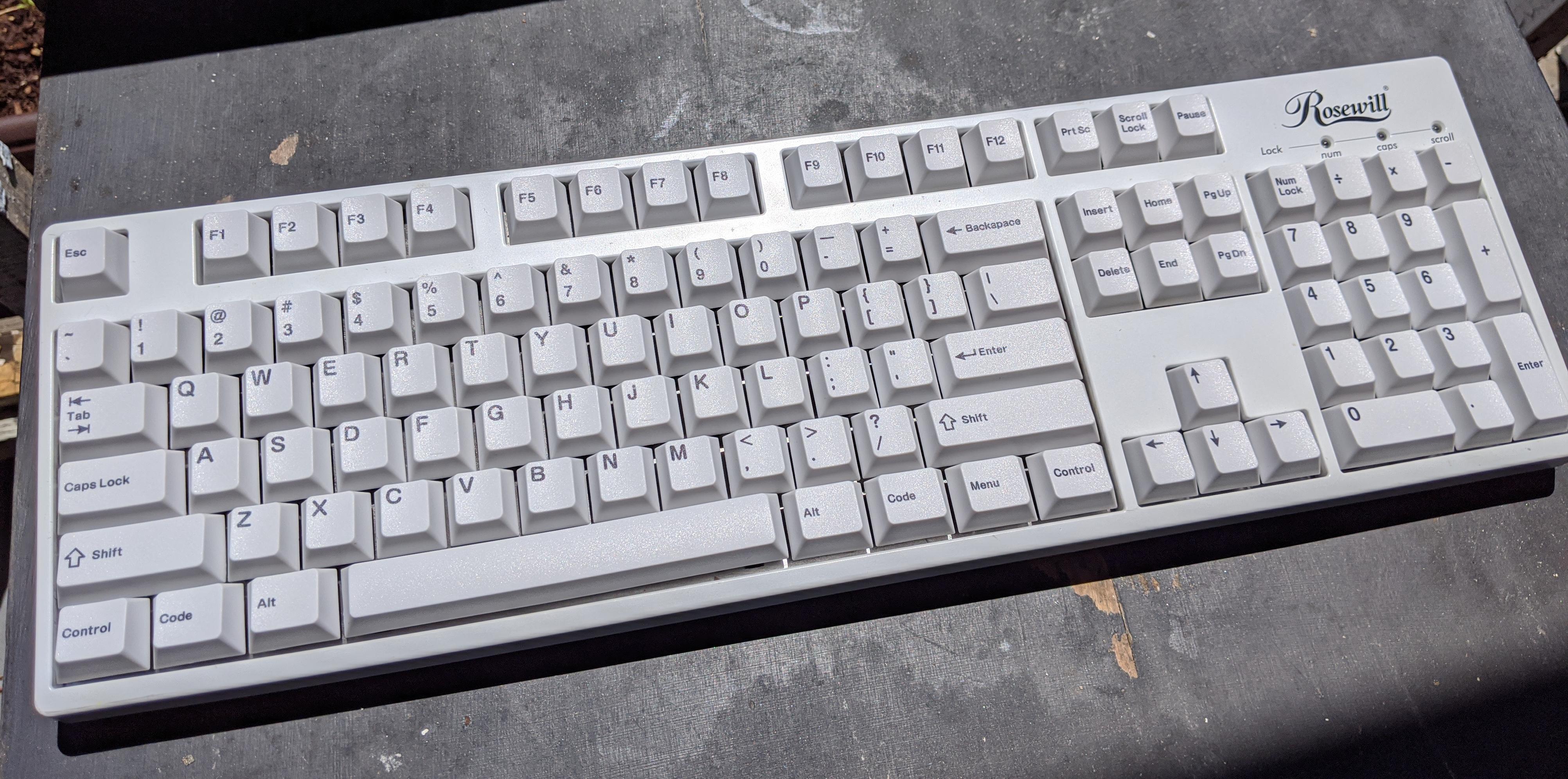 Infinikey Black-On-White Dye Sub PBT keycap review 247537-0