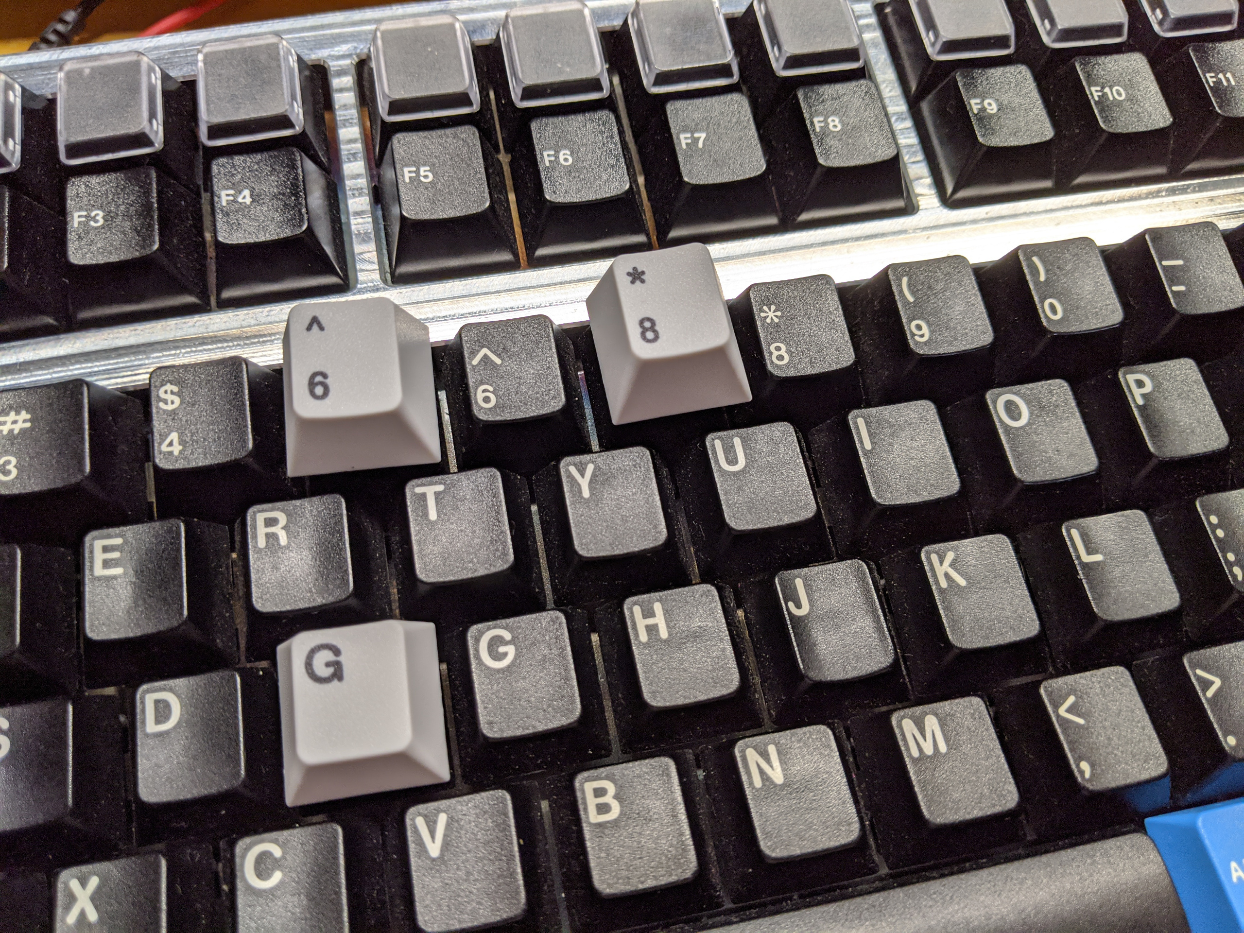 Infinikey Black-On-White Dye Sub PBT keycap review 247547-5