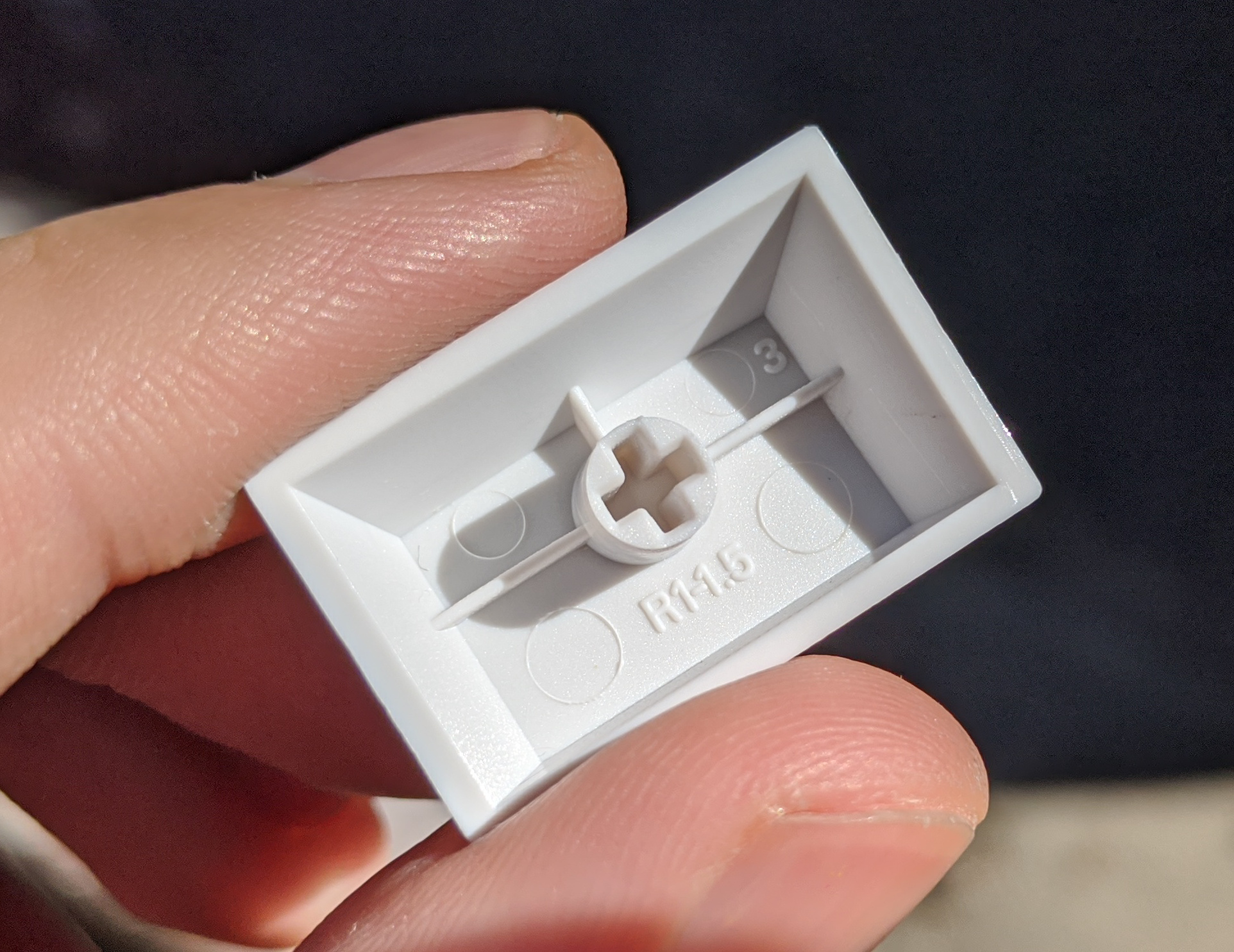 Infinikey Black-On-White Dye Sub PBT keycap review 247561-12