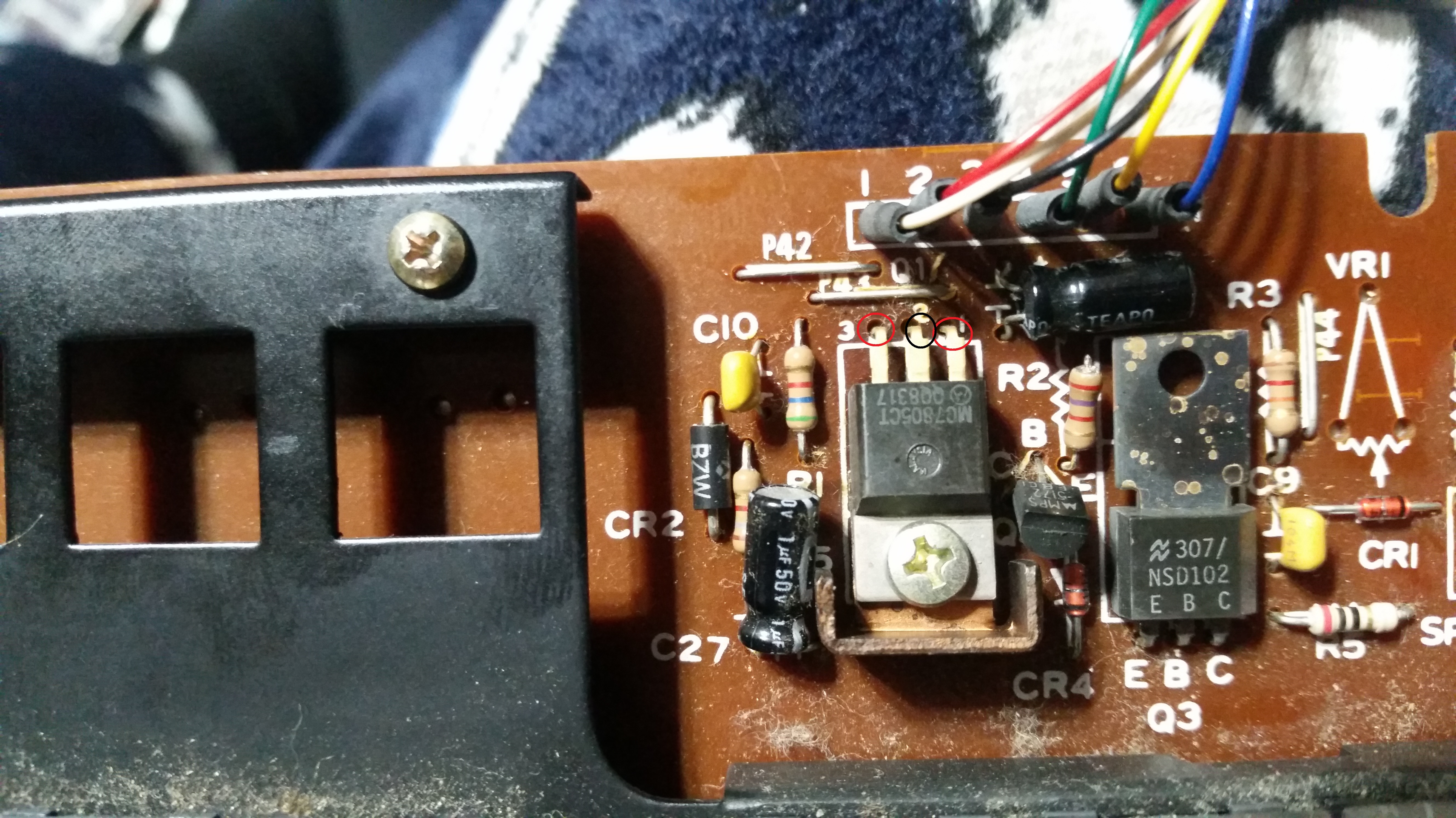 Weird old keyboard with no identifiable manufacturer 235188-3