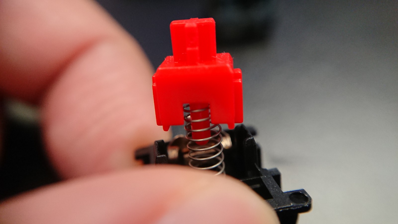 CHERRY switches have NEW stems, supersmooth! 198480-3