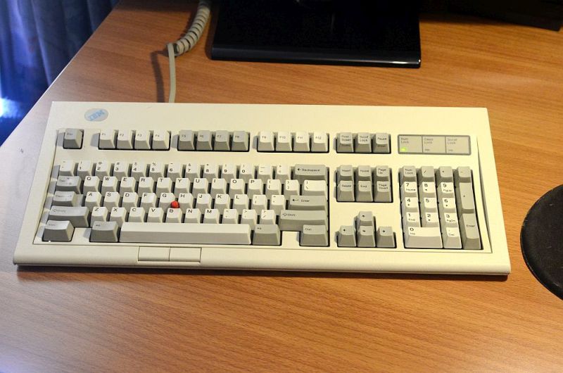 White M13 - Is there a difference between 82G3282 and 92G7461? 123356-0