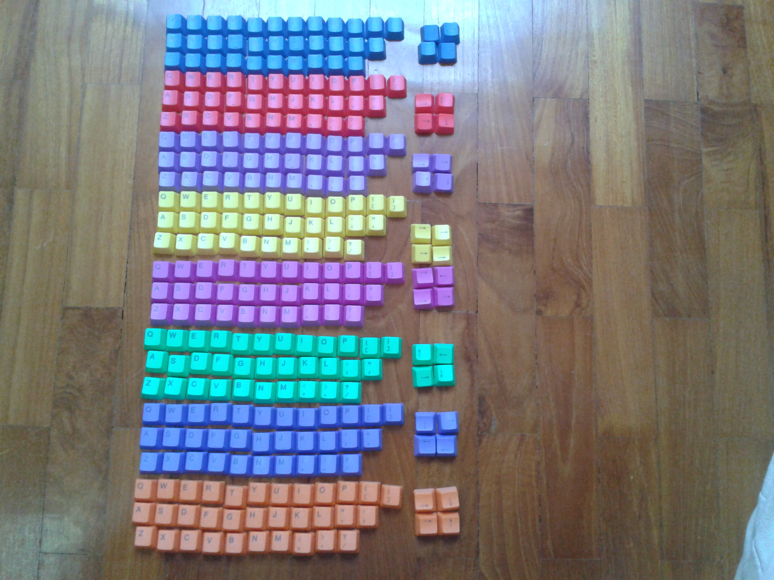 New PBT 37-key keycaps in different colors! 17604-0