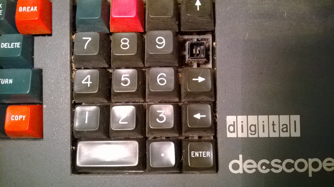 TheGagne's Craigslist Diving - Apple Keyboards, VT52, maybe more? 41245-6