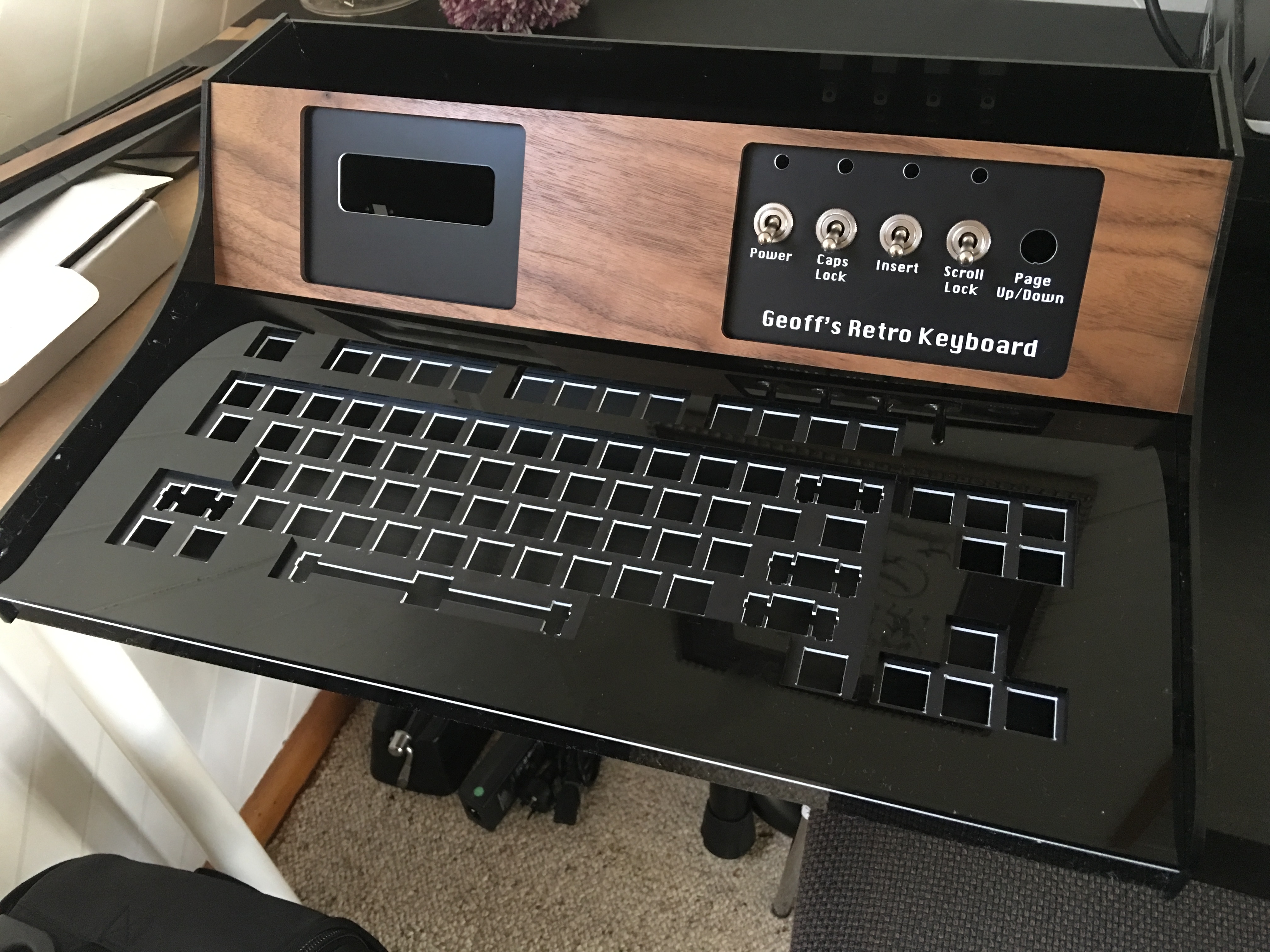 Retro keyboard with LCD 205743-0