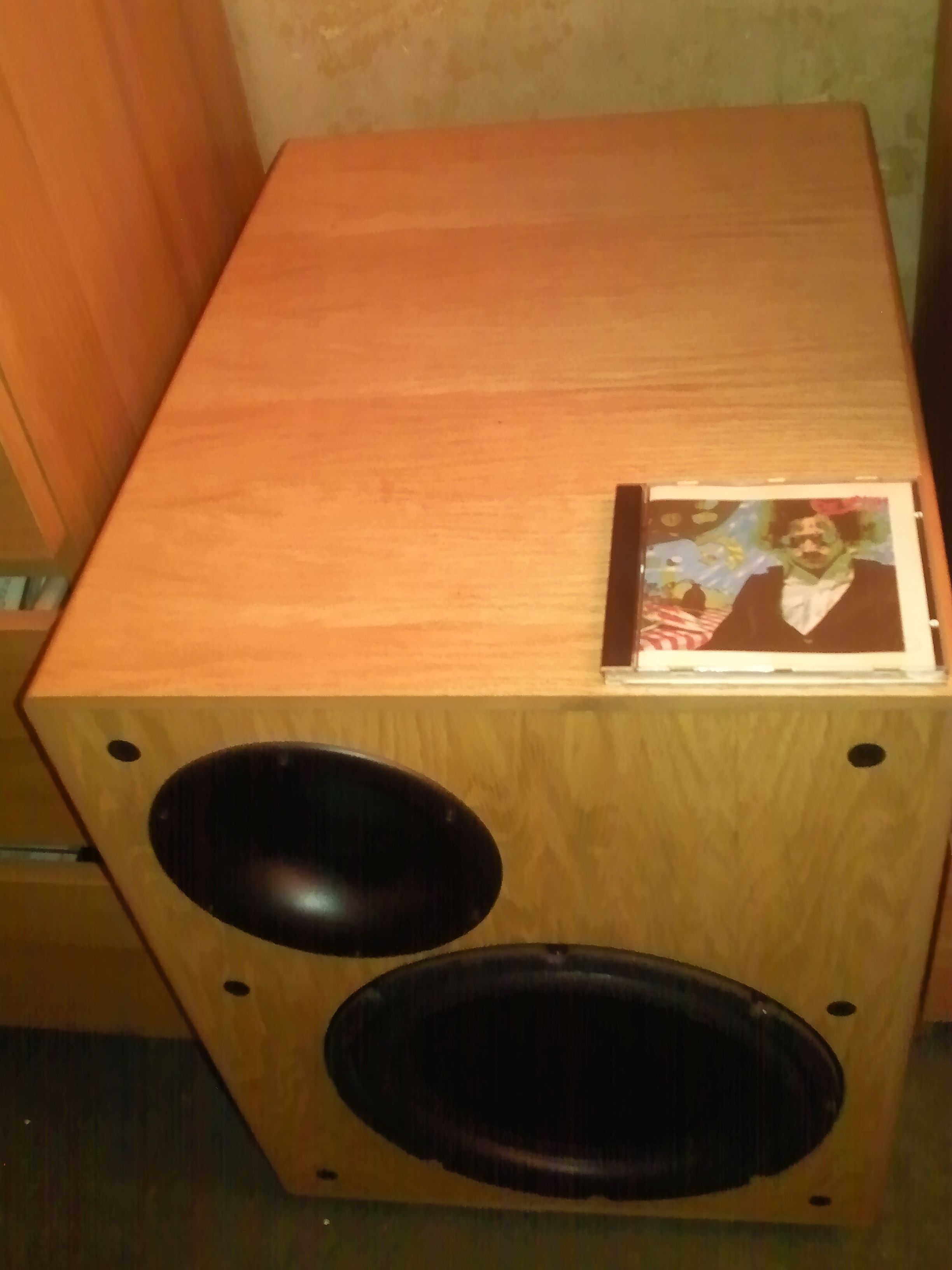 Desk Keyboard tray or no tray? 66737-2