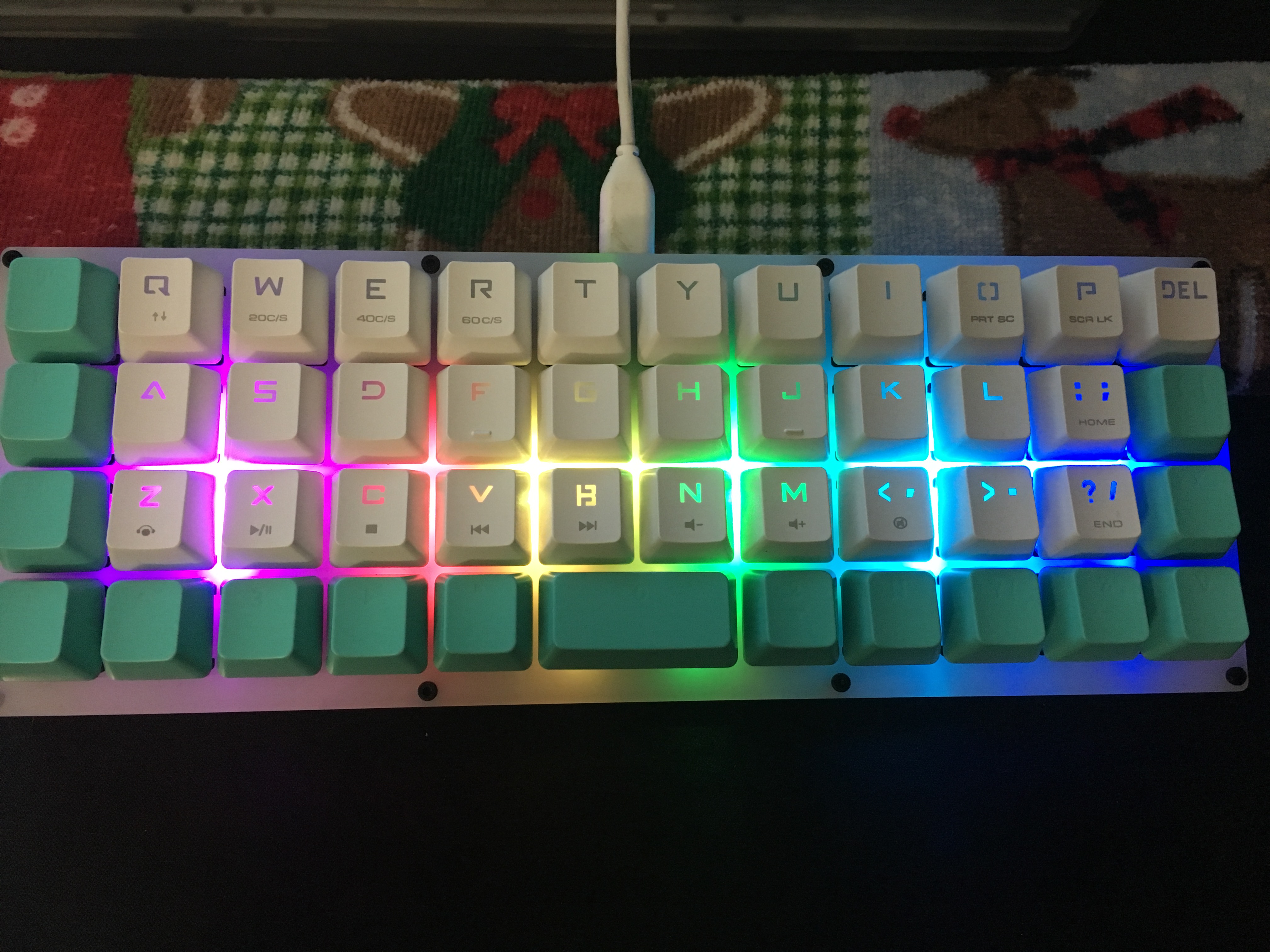My first hand wired keyboard (RGB Planck) 143340-0