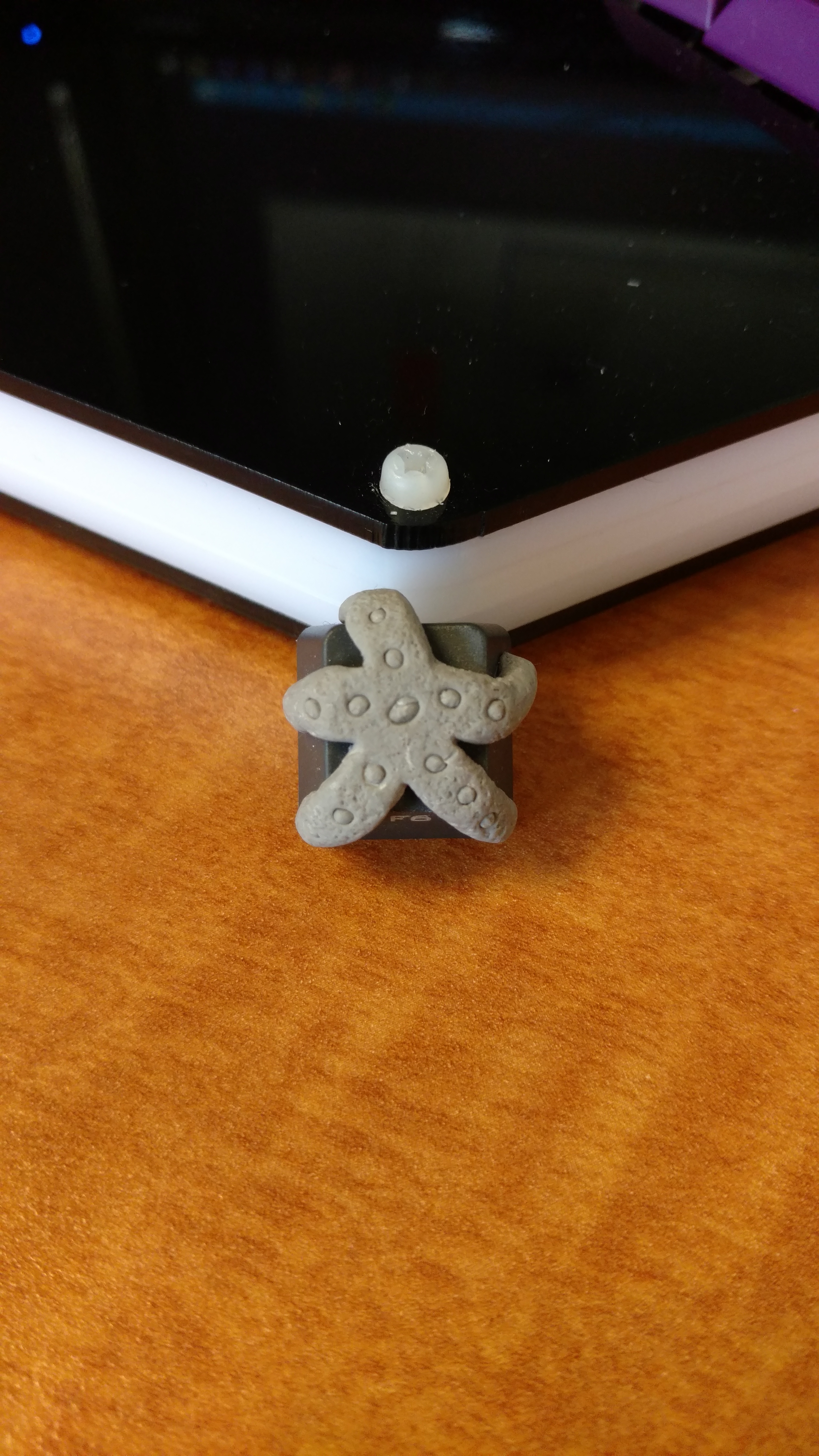 My new hobby: Sculpting Artisan Keycaps 140439-0