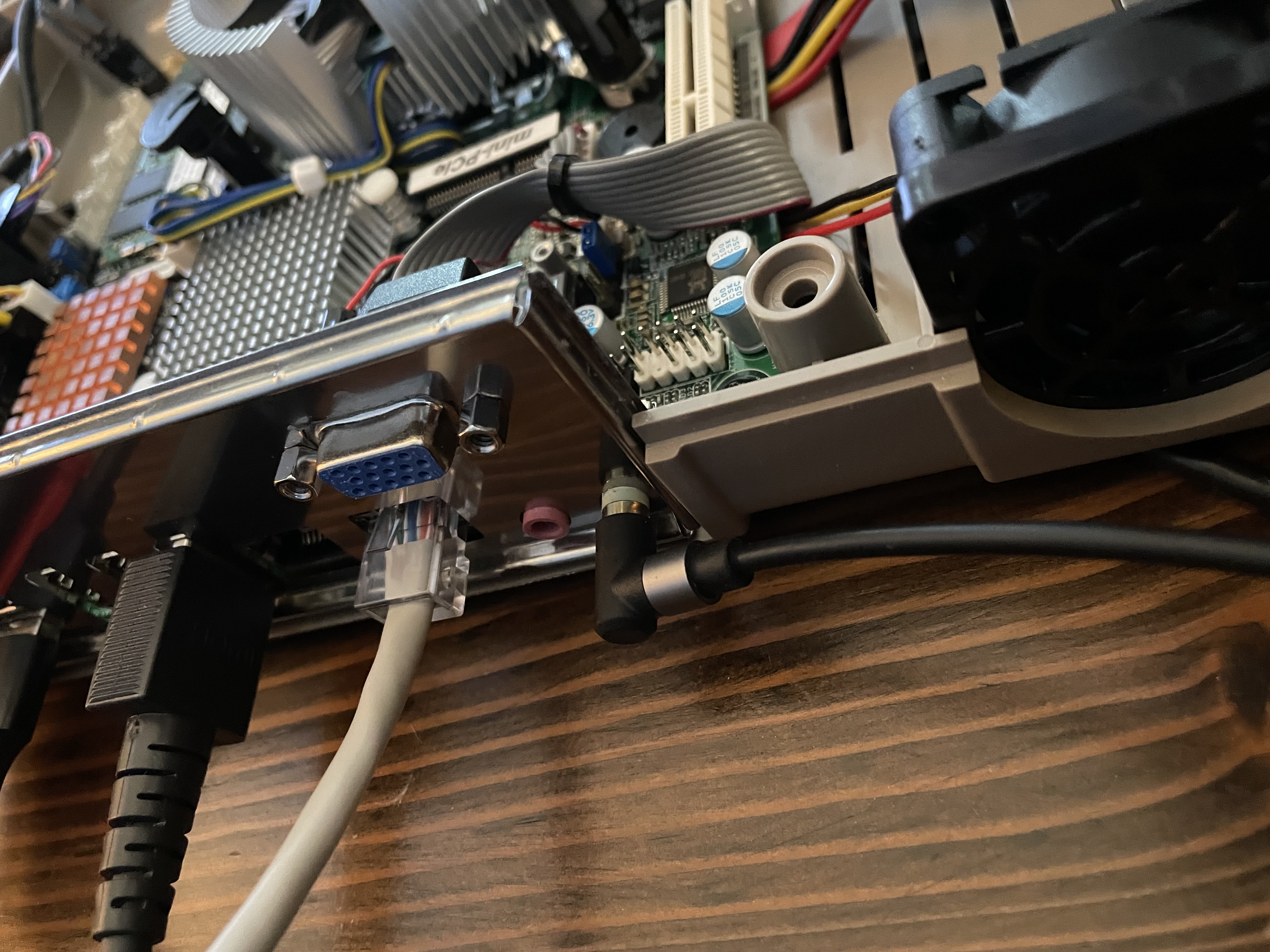 My Retro Emulation build - C64 inspired mini-ITX case with Box Jades :) 292202-4