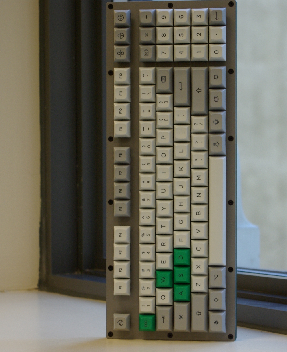 The Metal Dragon - A Custom Phantom keyboard 89359-0