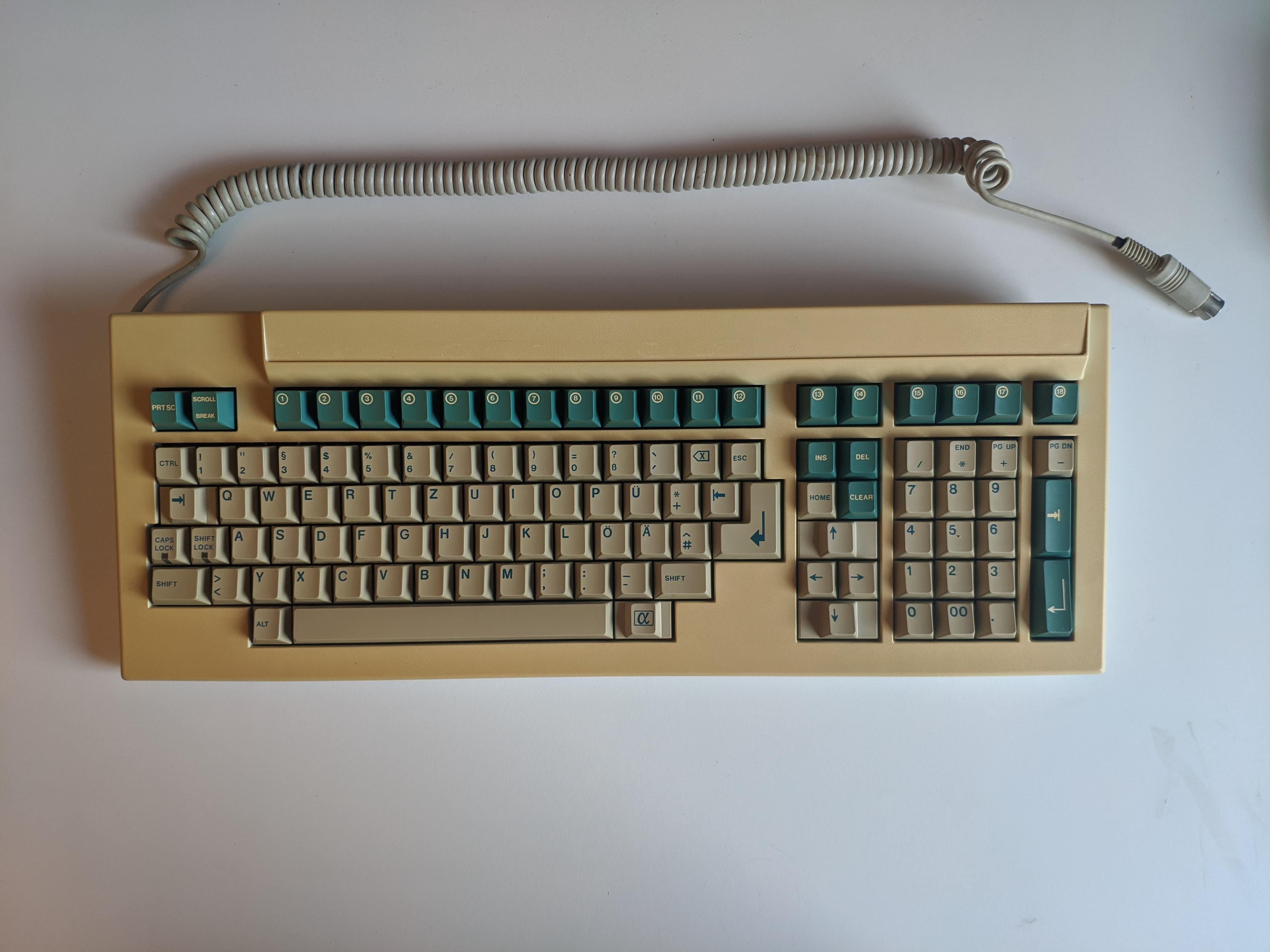 Triumph Adler Alphatronic P-10 Keyboard 249954-0