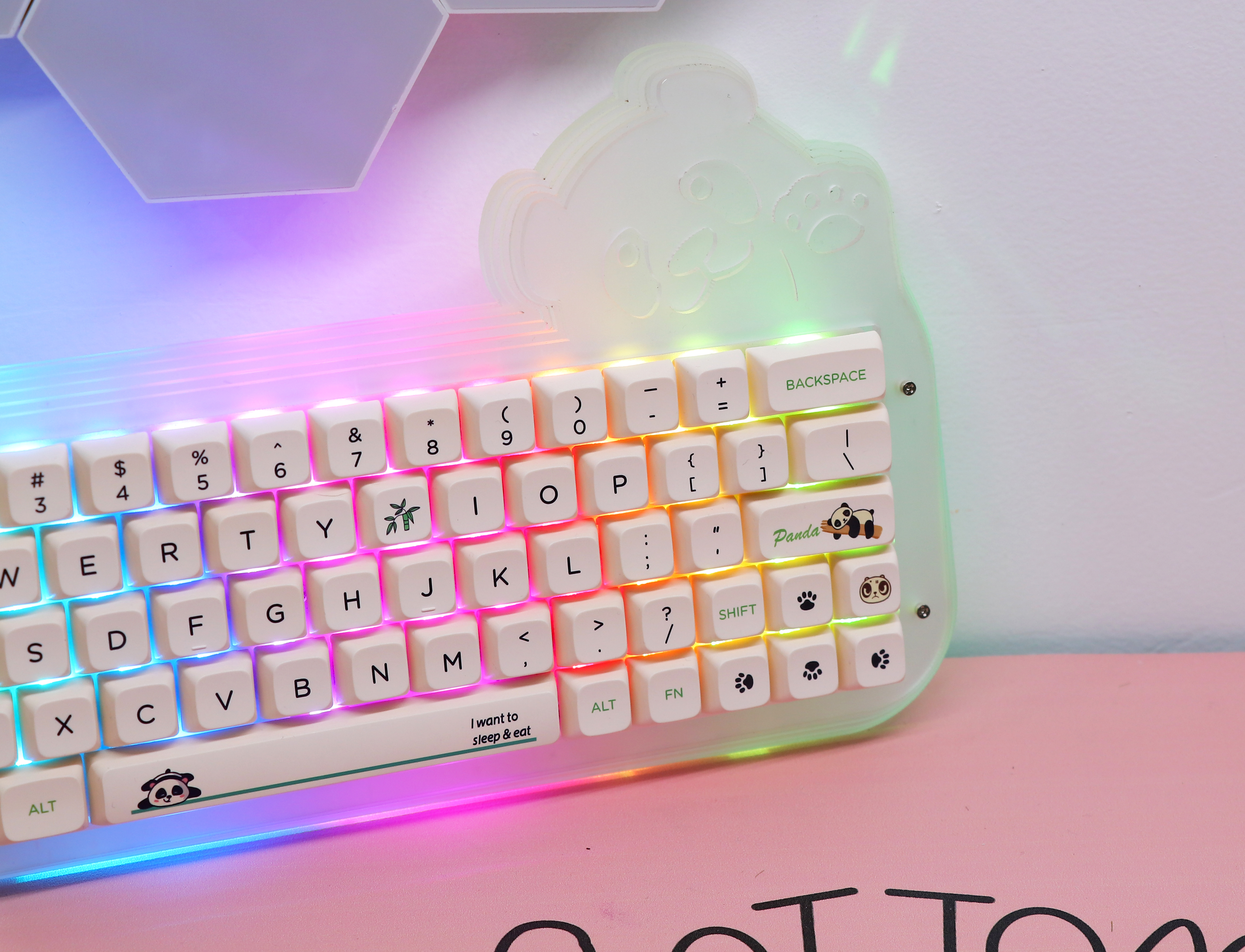 How about a Panda on the desk? 288395-1