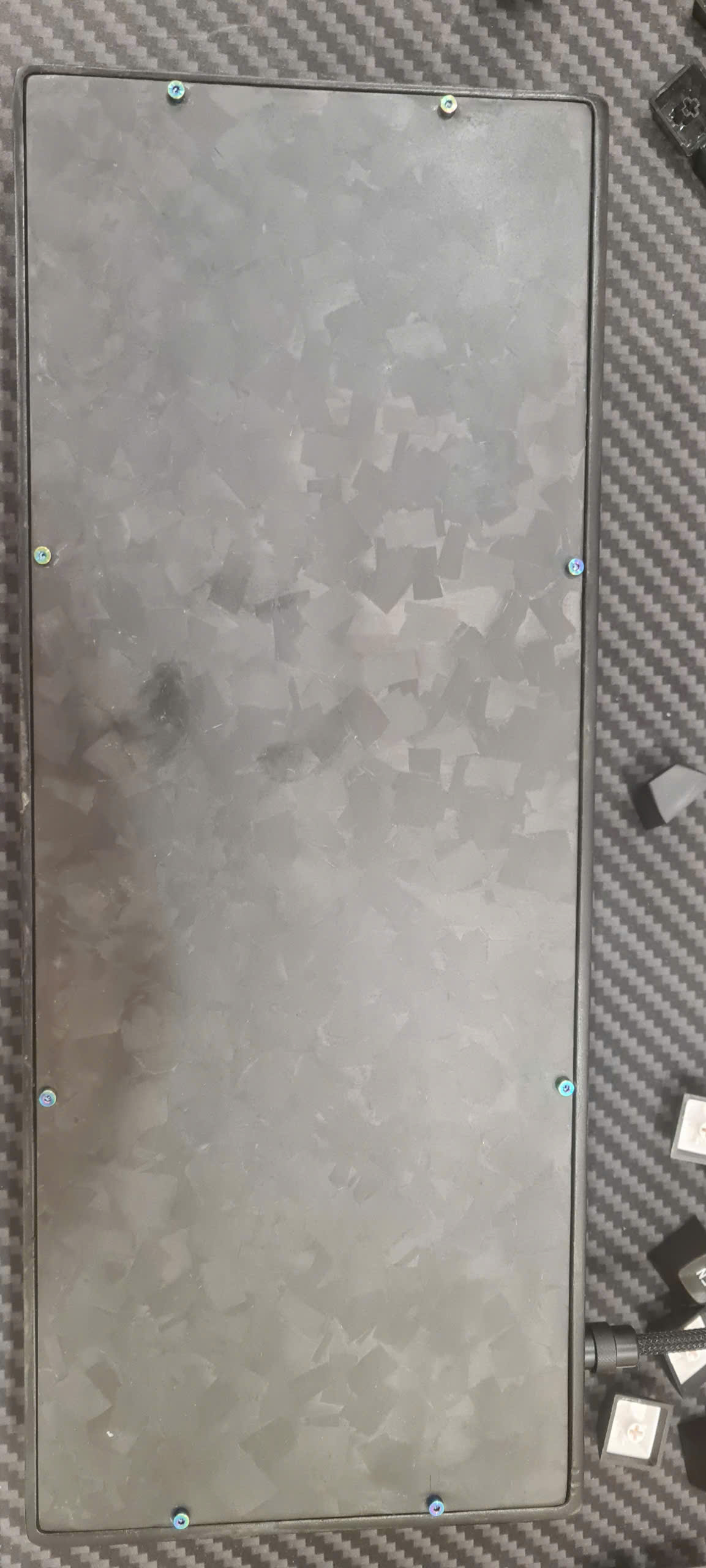 How a carbon keybroad look like 313609-1