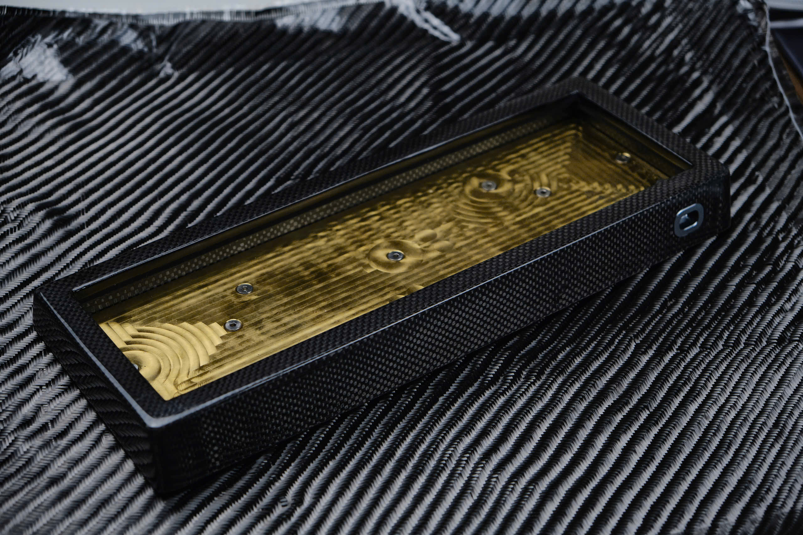 How a carbon keybroad look like 313613-3