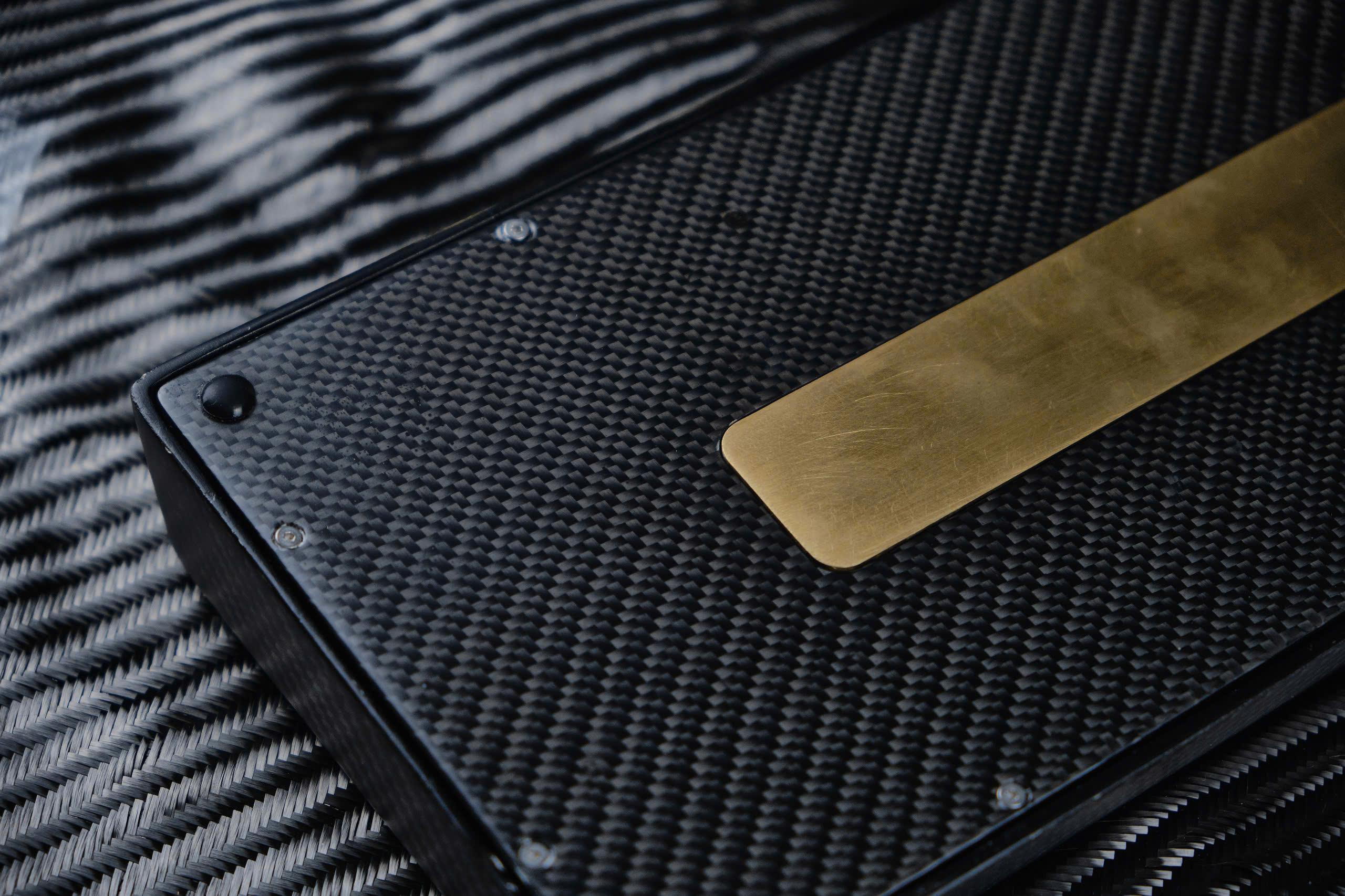 How a carbon keybroad look like 313615-4