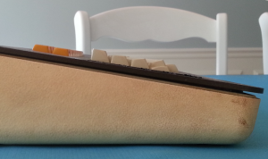 Backward slope in keycaps 83319-0