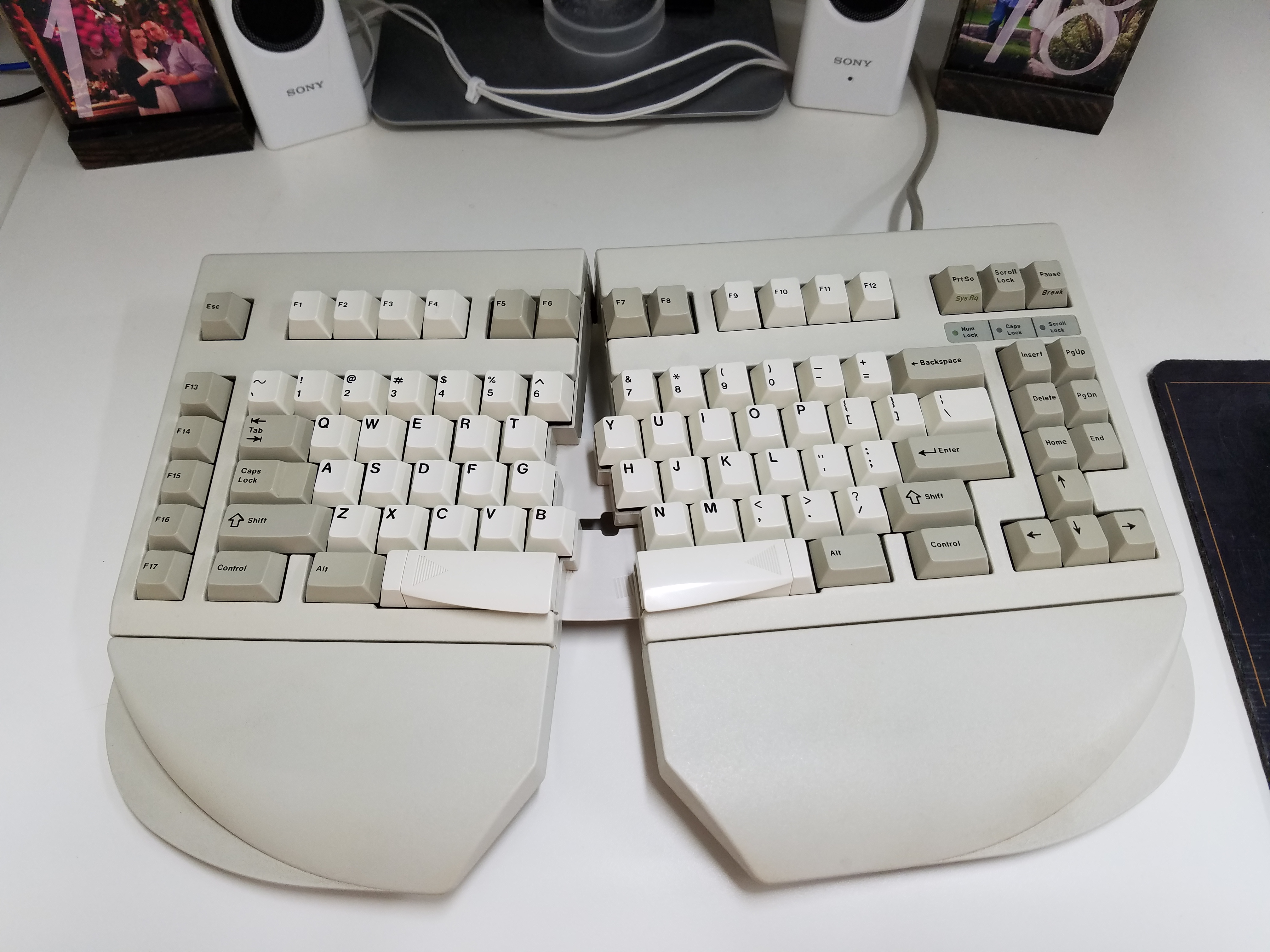 The Cherry MX5000 Tour - Try one of the greatest keyboards of all time! 158111-0