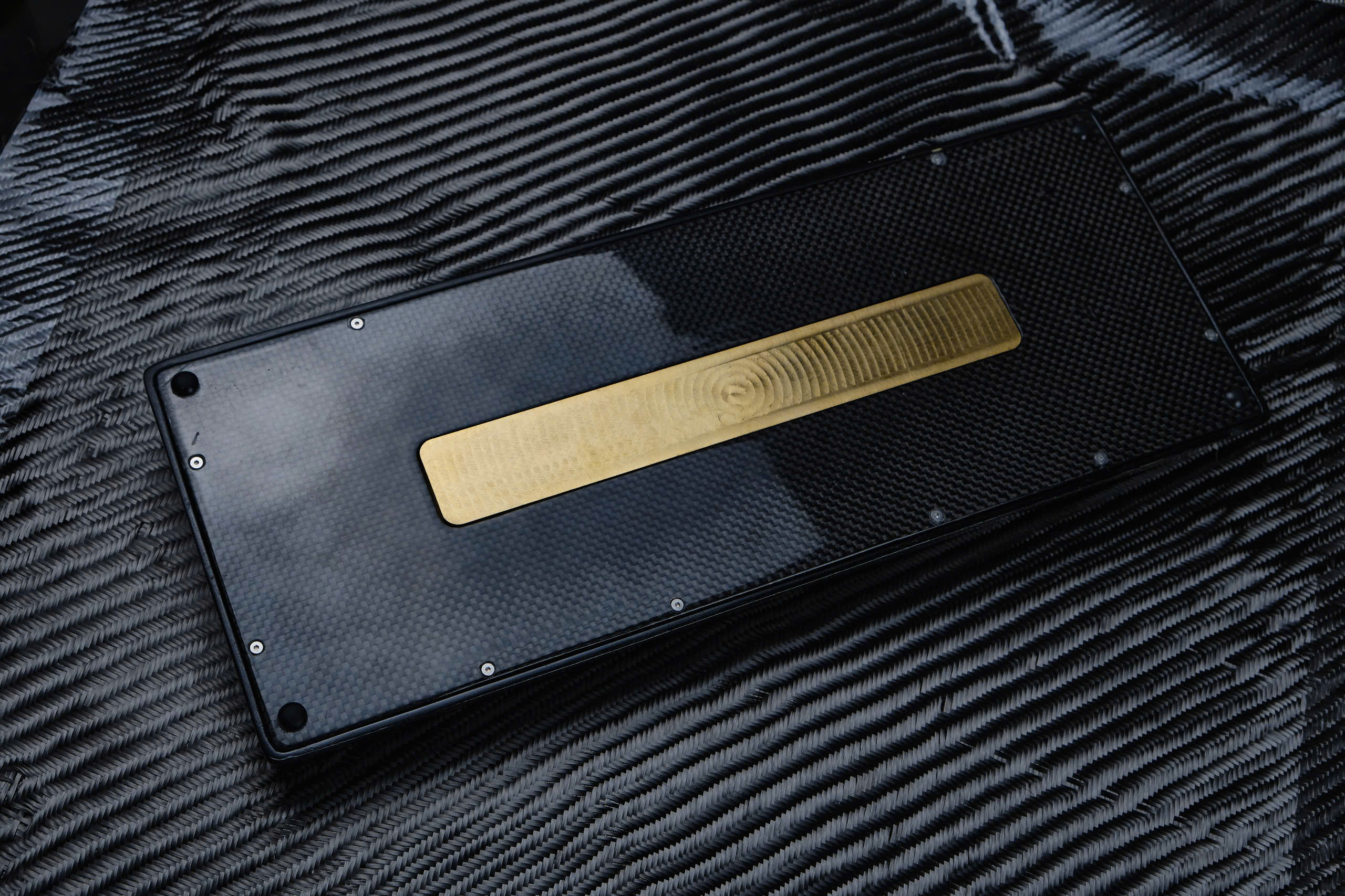 How a carbon keybroad look like 313611-2