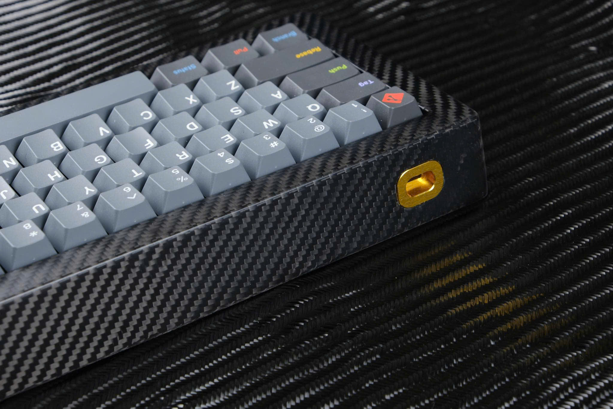 How a carbon keybroad look like 313617-5
