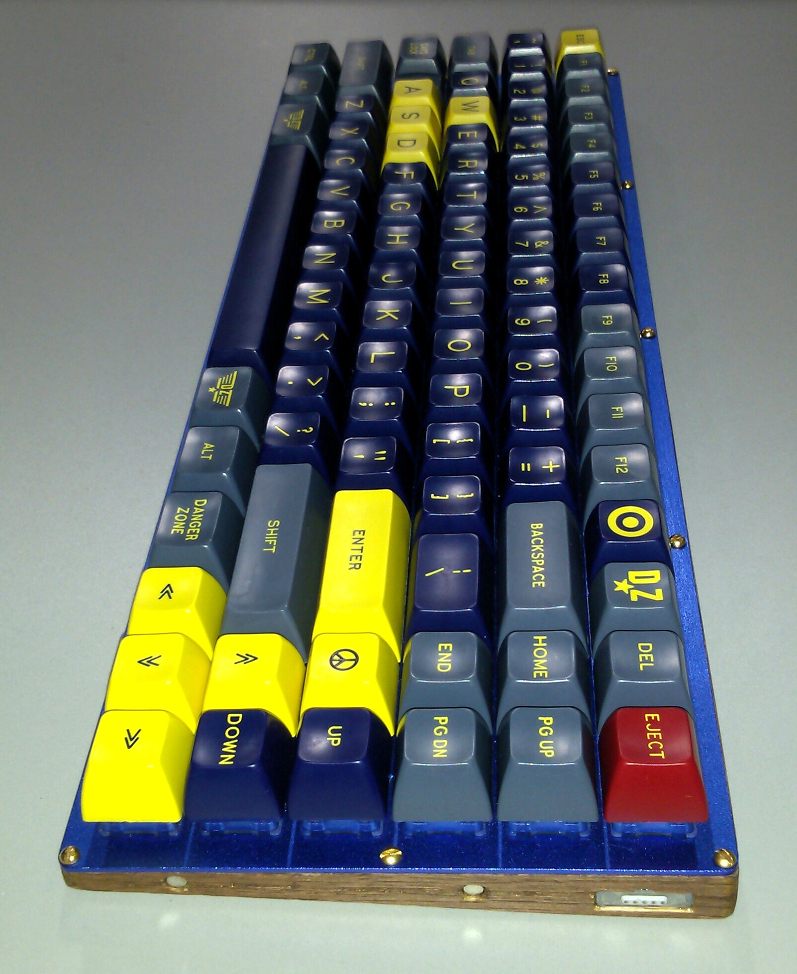 Custom 75% layout: "75% + 1" (With Danger Zone keycaps and Dyed Gateron Blues) 128626-3