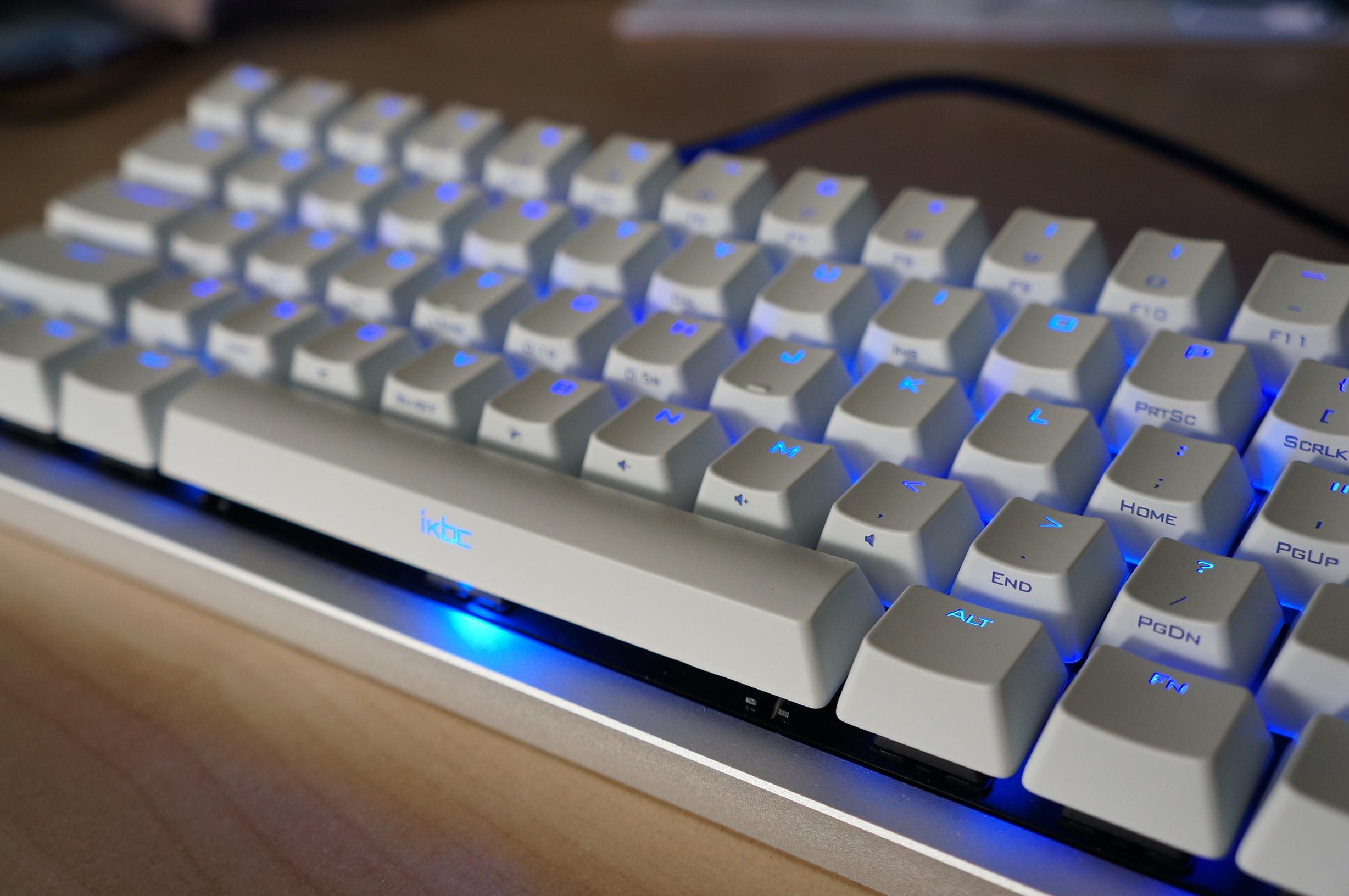 Poker II Dillema, Stock Thick PBT vs White Backlit Thin ABS 62799-5