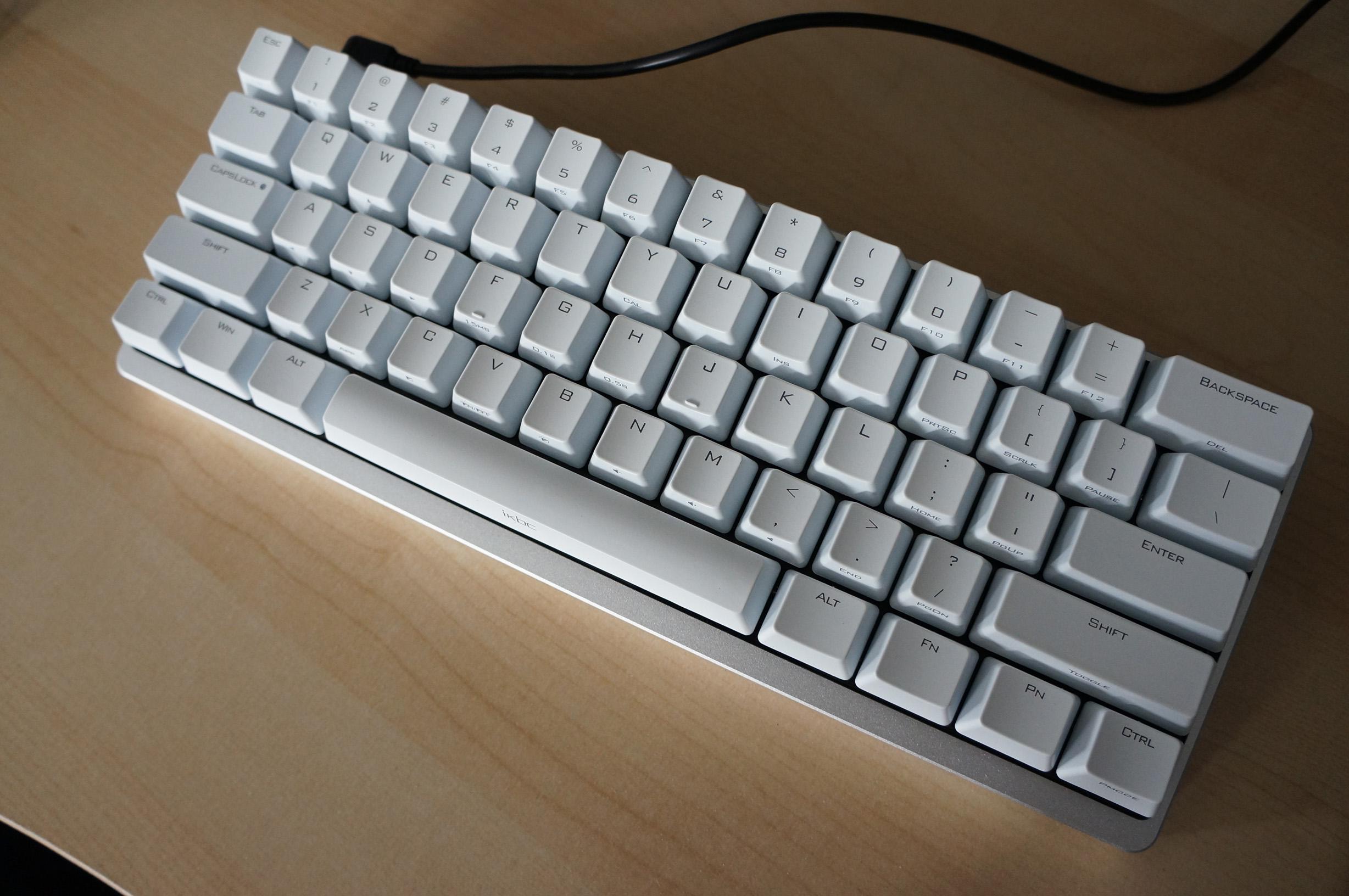 Poker II Dillema, Stock Thick PBT vs White Backlit Thin ABS 62803-7