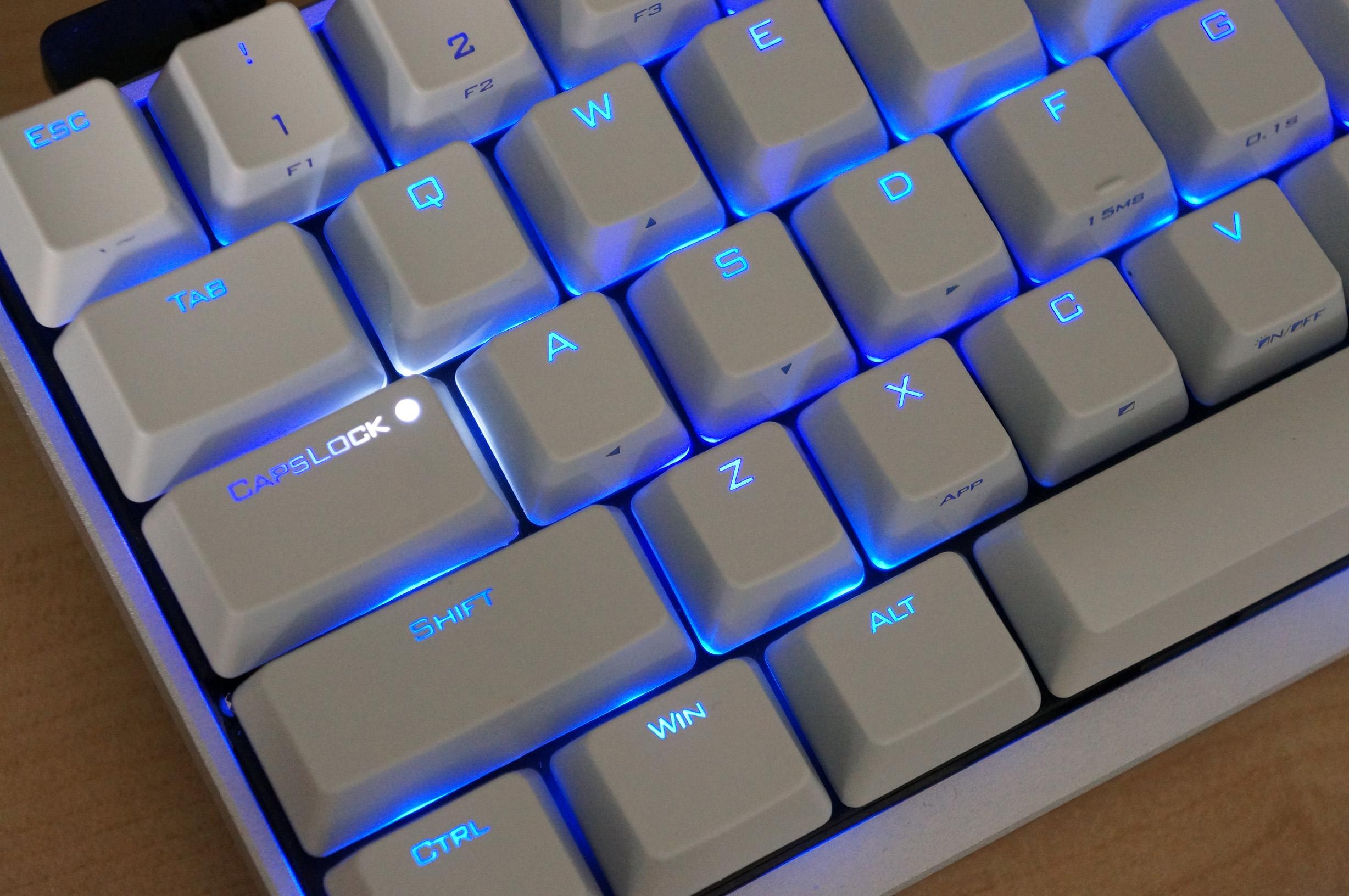 Poker II Dillema, Stock Thick PBT vs White Backlit Thin ABS 62805-8