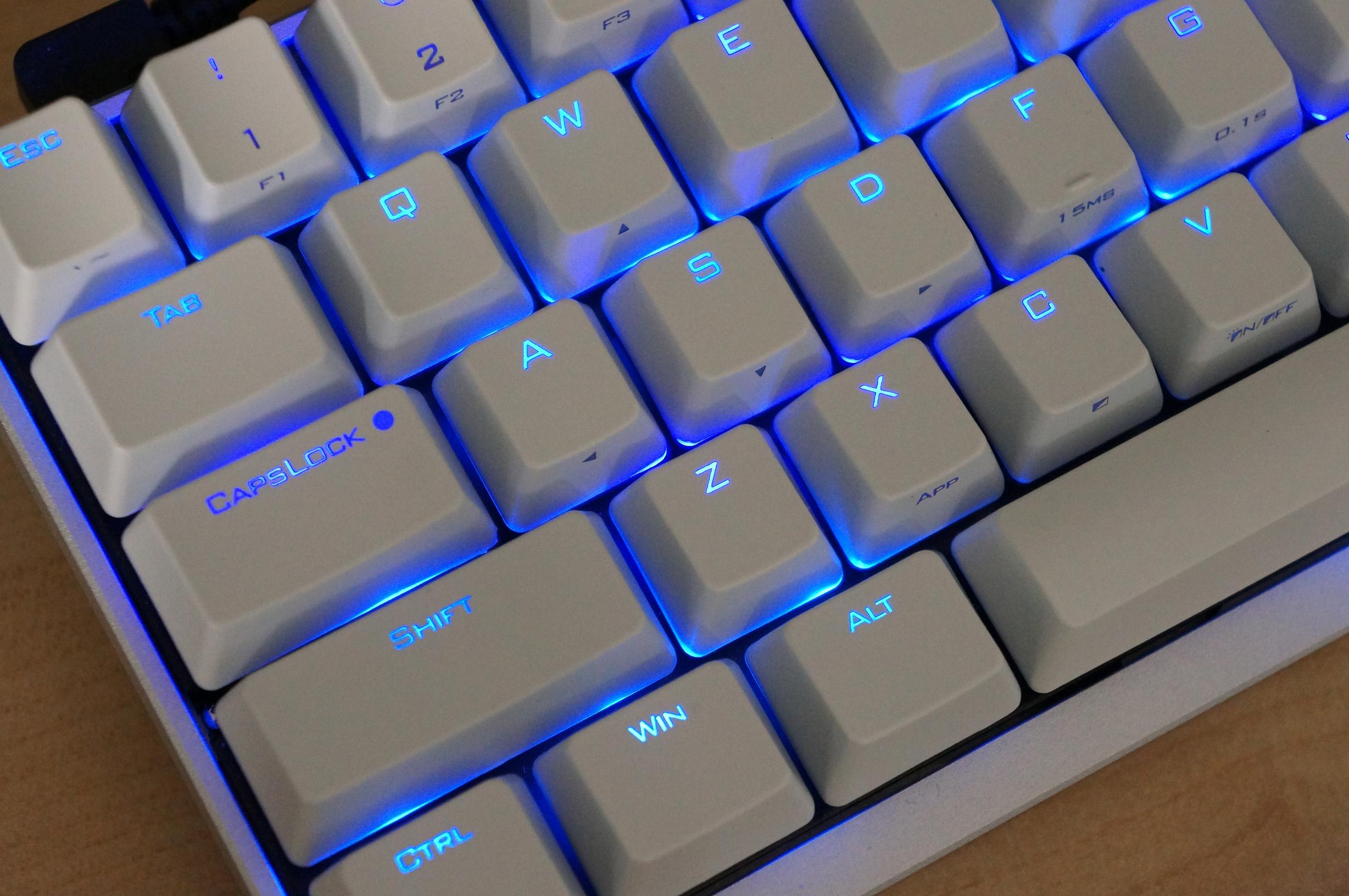 Poker II Dillema, Stock Thick PBT vs White Backlit Thin ABS 62807-9