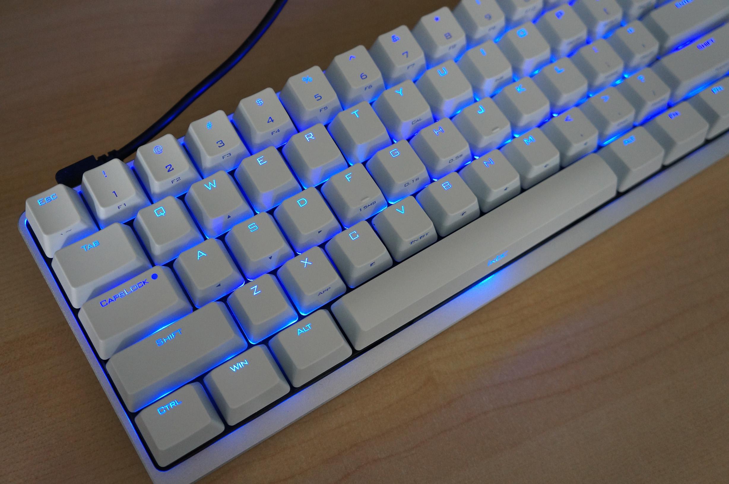 Poker II Dillema, Stock Thick PBT vs White Backlit Thin ABS 62809-10