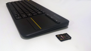 Logitech K400 Plus 136007-1