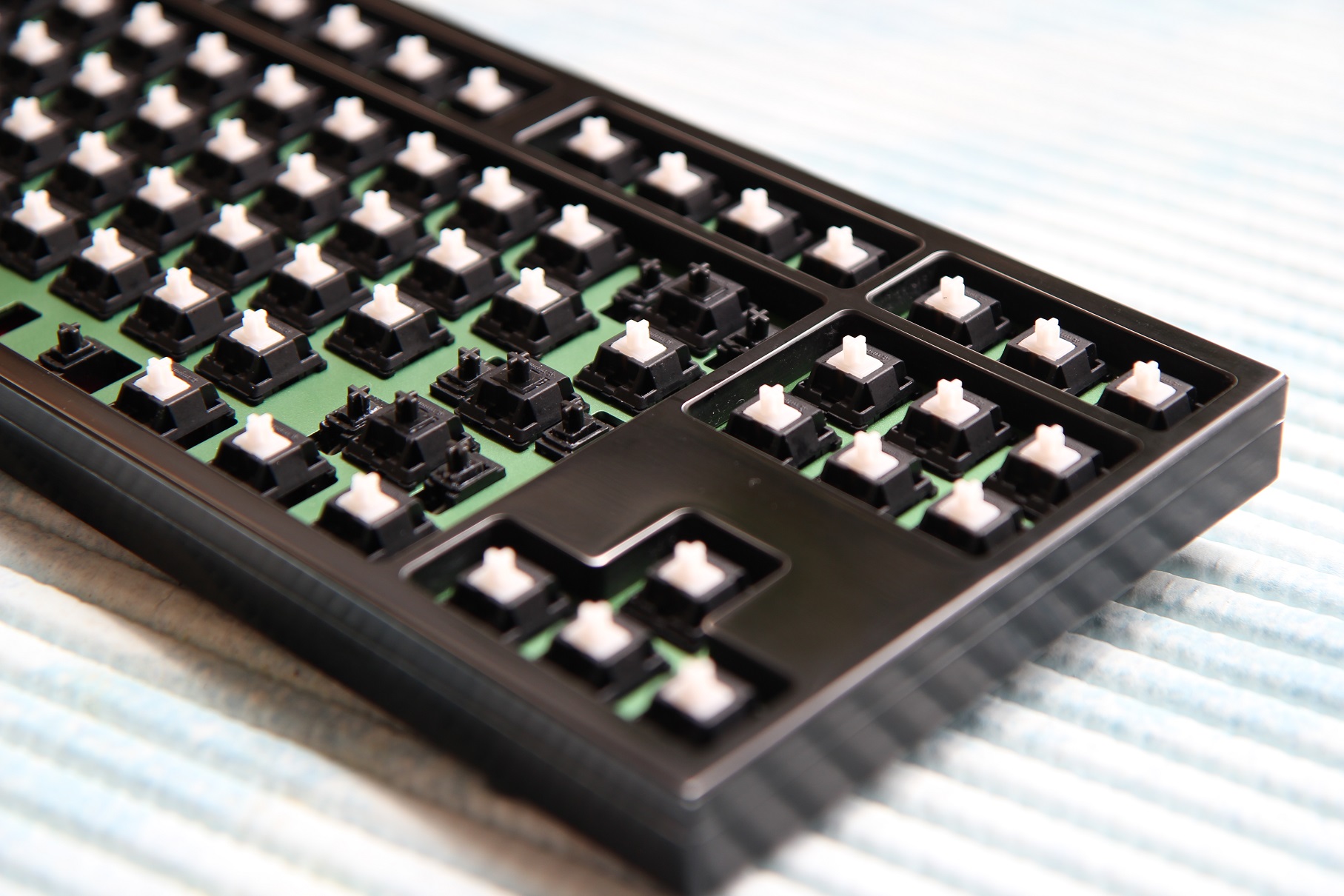 60% aluminum case 78272-4