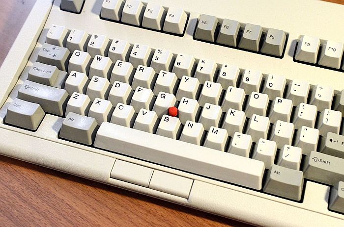 White M13 - Is there a difference between 82G3282 and 92G7461? 123358-1