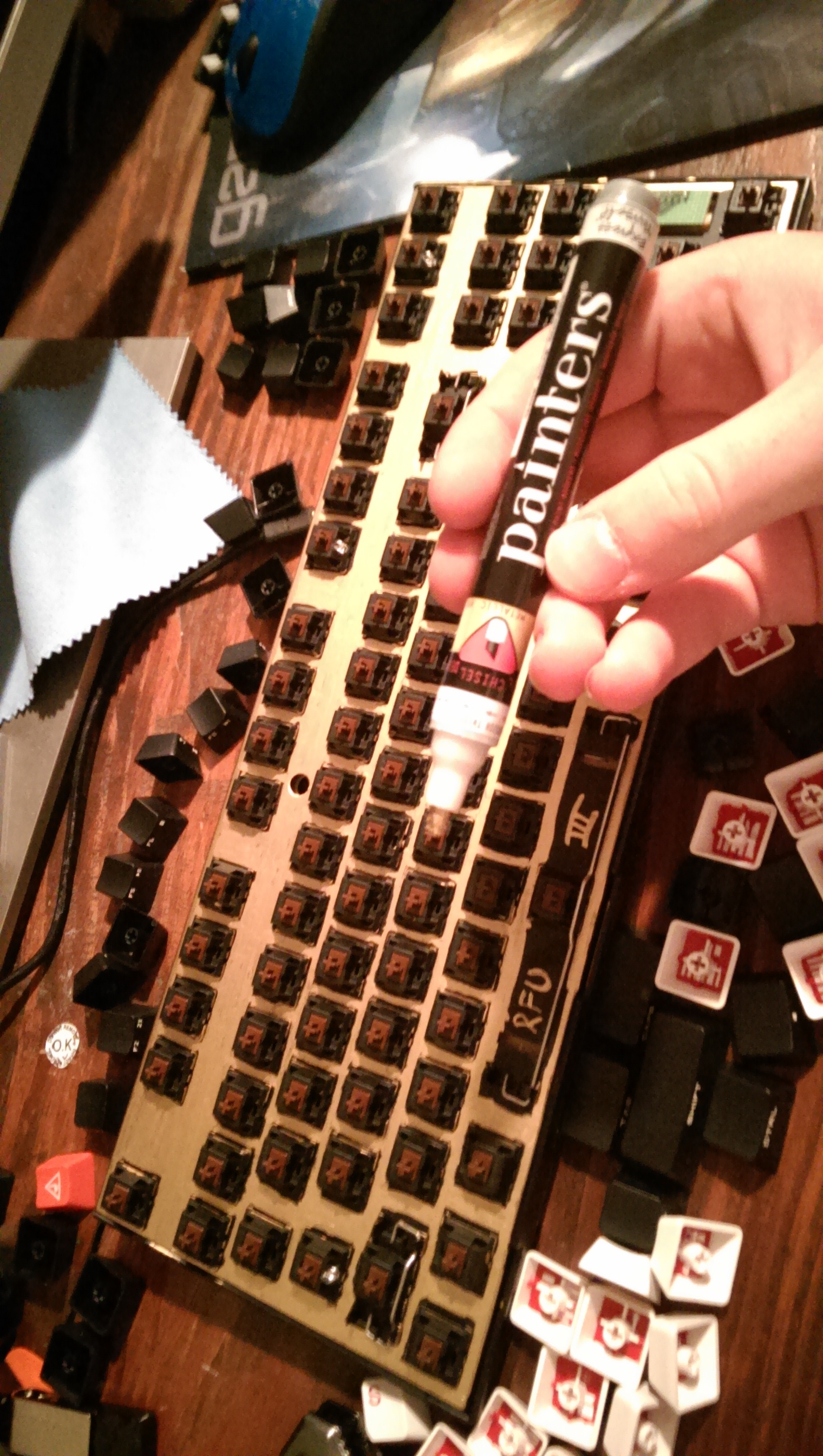 GOLD (PCB?) WHO CARES I'M NO PRO!! I'M ALSO 2 DOWN!! (V) 70884-1