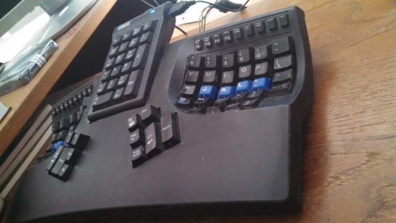 Kinesis Advantage mod - keypad in center 14358-3